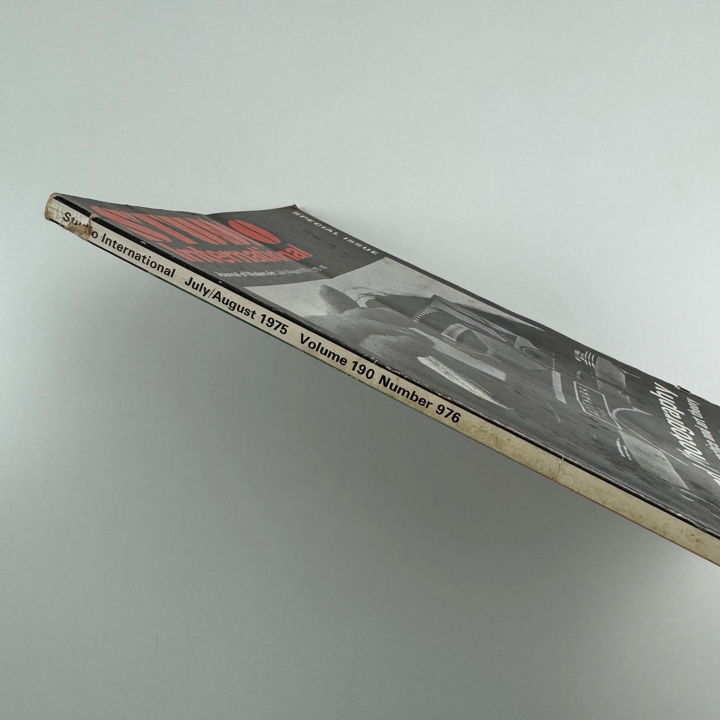 Studio International Journal of Modern Art. Special issue. Art and Photography. Volume 190, Number 976, July/August 1975