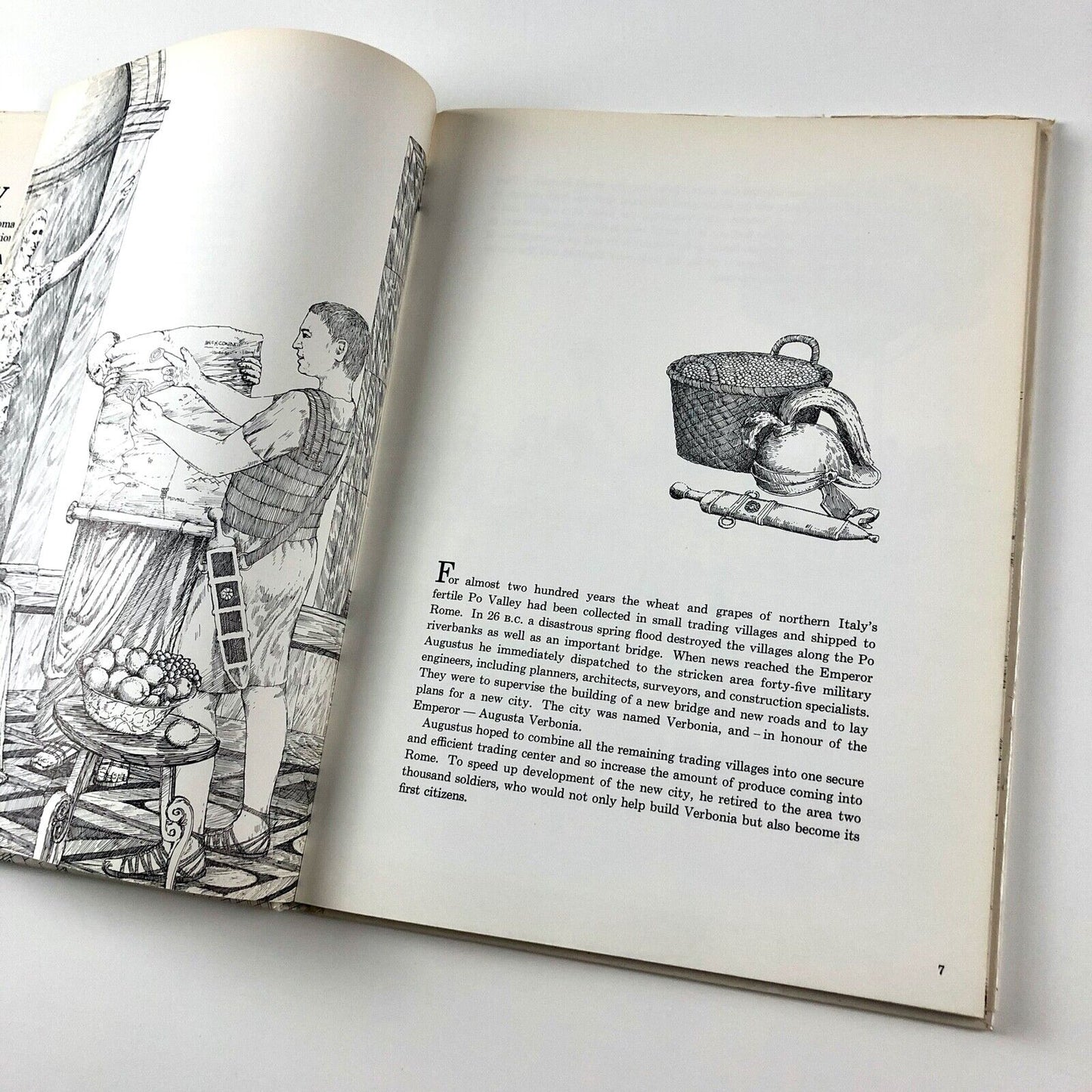 City: A Story of Roman Planning and Construction | David Macaulay, 1975