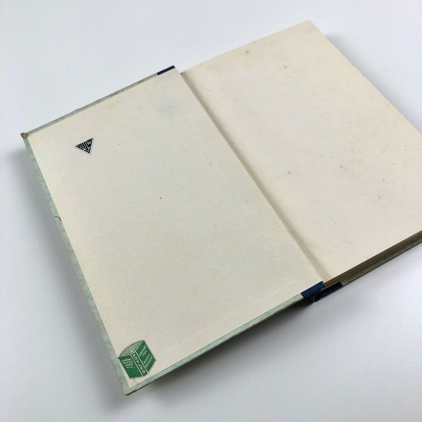 Colour – A Manual of its Theory and Practice by H. Barrett Carpenter | Batsford, 1932, third edition