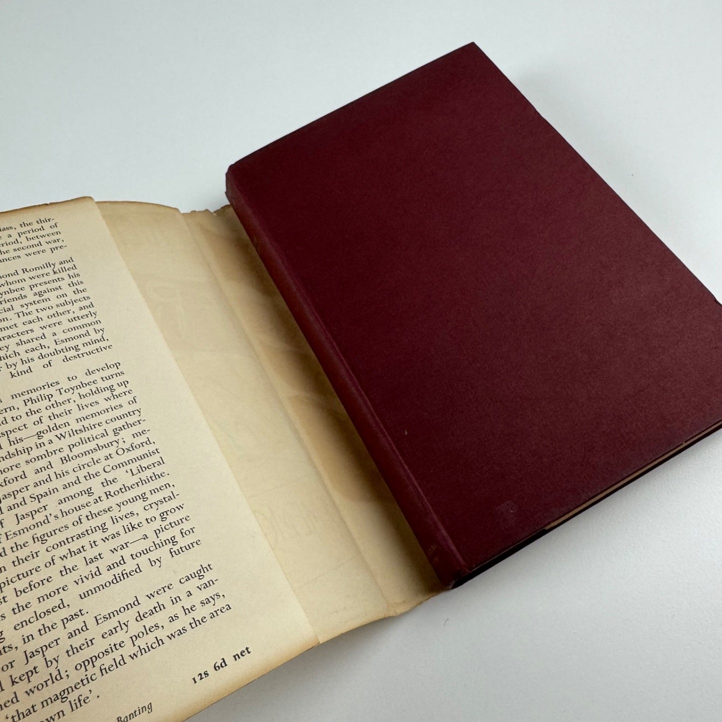 Friends Apart. A memoir of the thirties by Philip Toynbee. Macgibbon & Kee, 1954