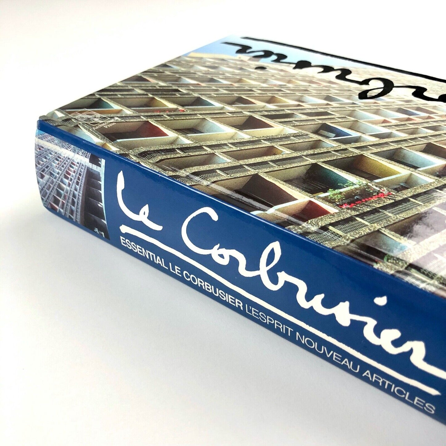 Essential Le Corbusier: L’esprit nouveau articles | Architectural Press, 1998