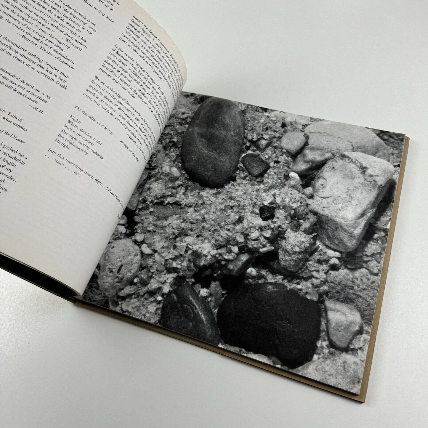 Michael Heizer: Double Negative. Sculpture in the Land | Los Angeles, 1992