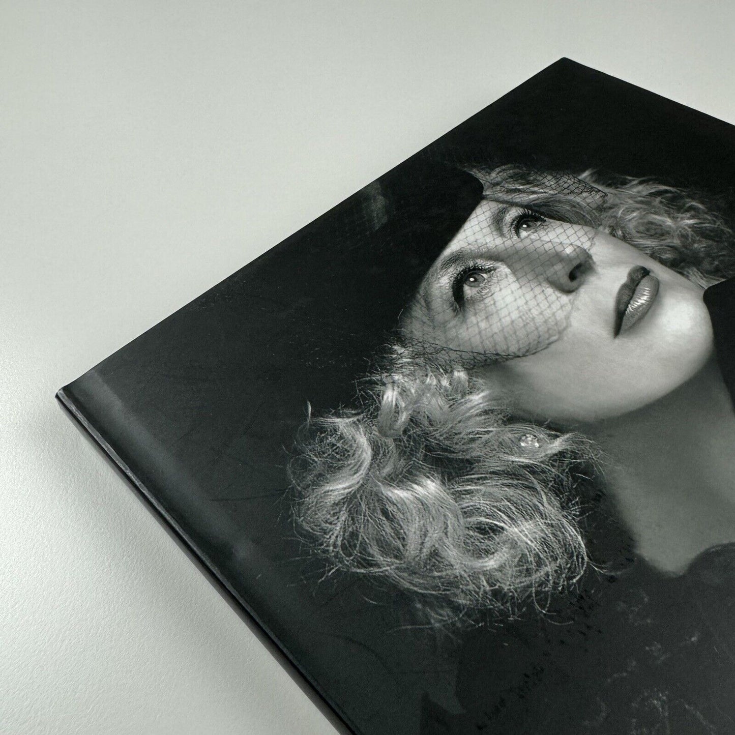 Jarretiere. E. Motion. 2006 Jewels Collection Luxury Edition catalogue, 2006