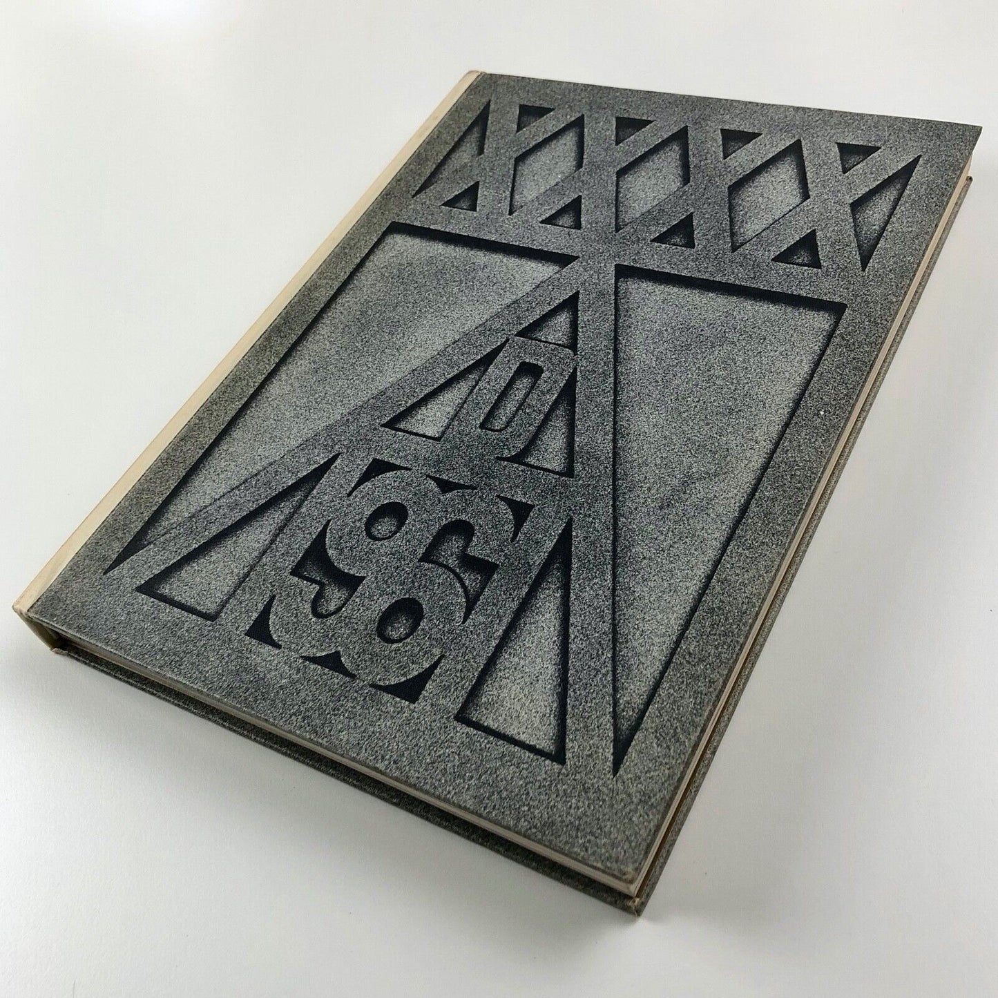 40th Annual of Advertising and Editorial Art of the Art Directors Club of New York | Edited by Robert M. Smith. Farrar, Strauss & Cudahy, New York, 1961