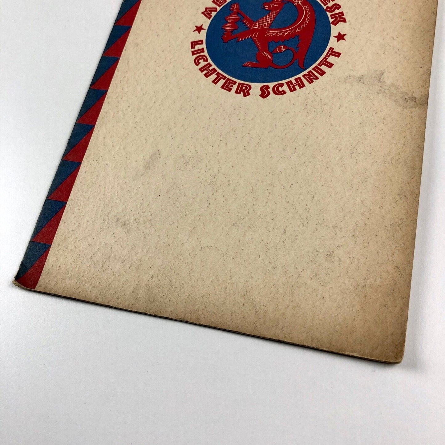 Messe Grotesk Lichter Schnitt. Actiongesellschaft für Schriftgiesserei und Maschinenbau Offenbach Am Main type specimen booklet | design by Albert Auspurg c.1927