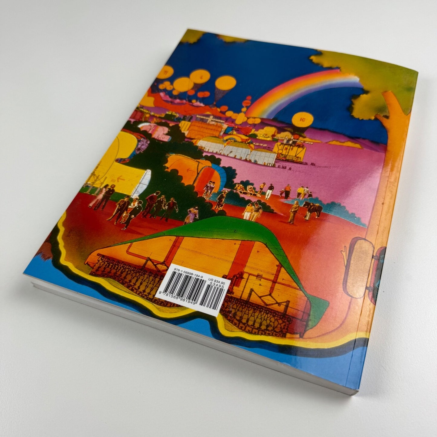 Archigram edited by Peter Cook. Revised edition published by Princeton Architectural Press, 1999. New foreword by Mike Webb