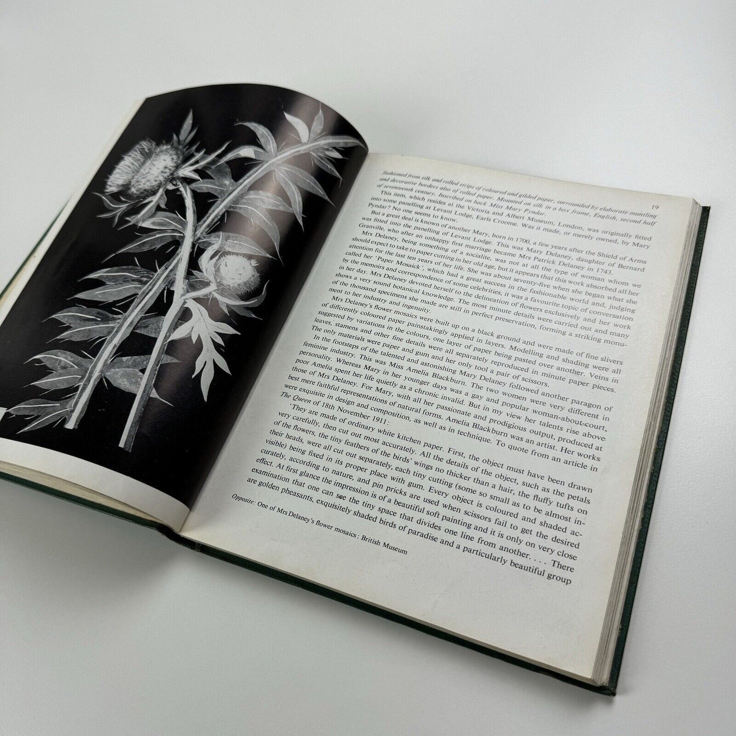 Sculpture in Paper by Bruce Angrave | The how to do it series number 72 | The Studio Publications, 1957