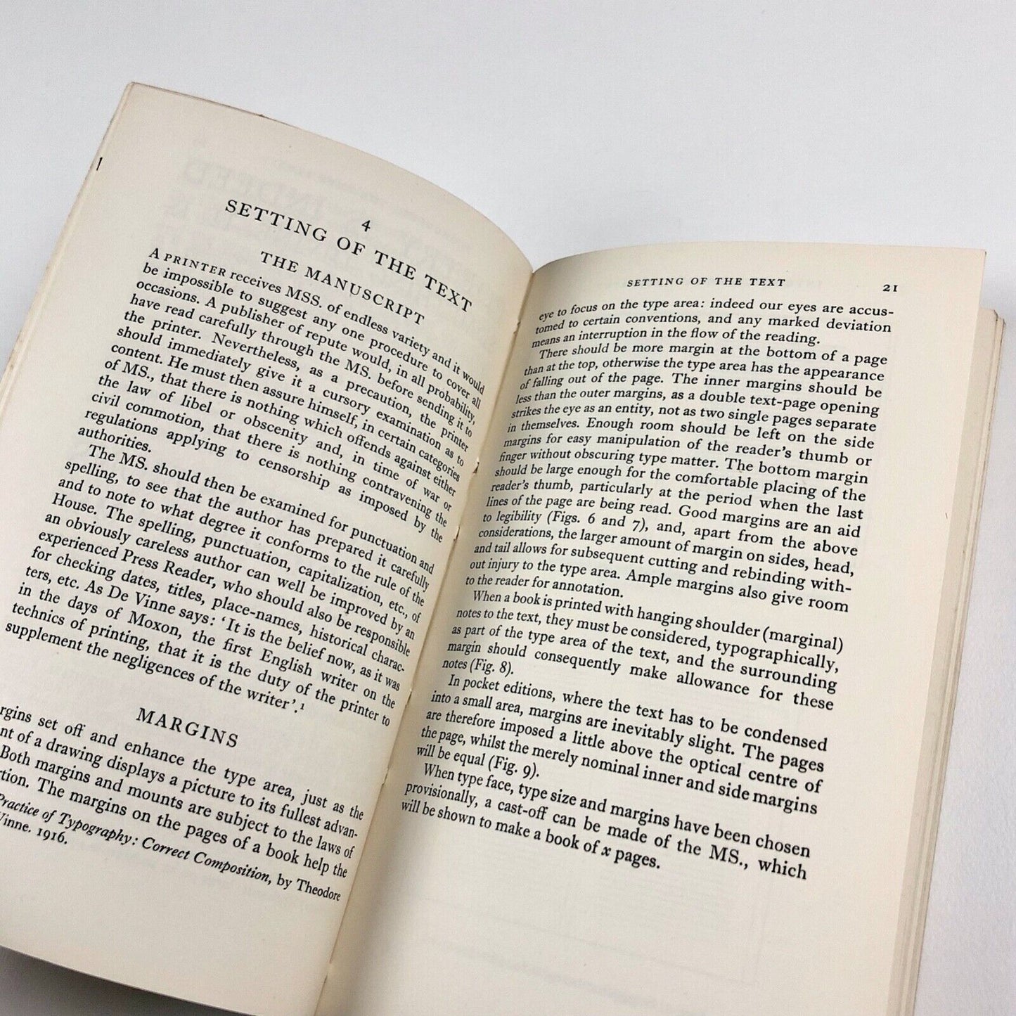 Introduction to Typography by Oliver Simon | Pelican – revised 1954 edition