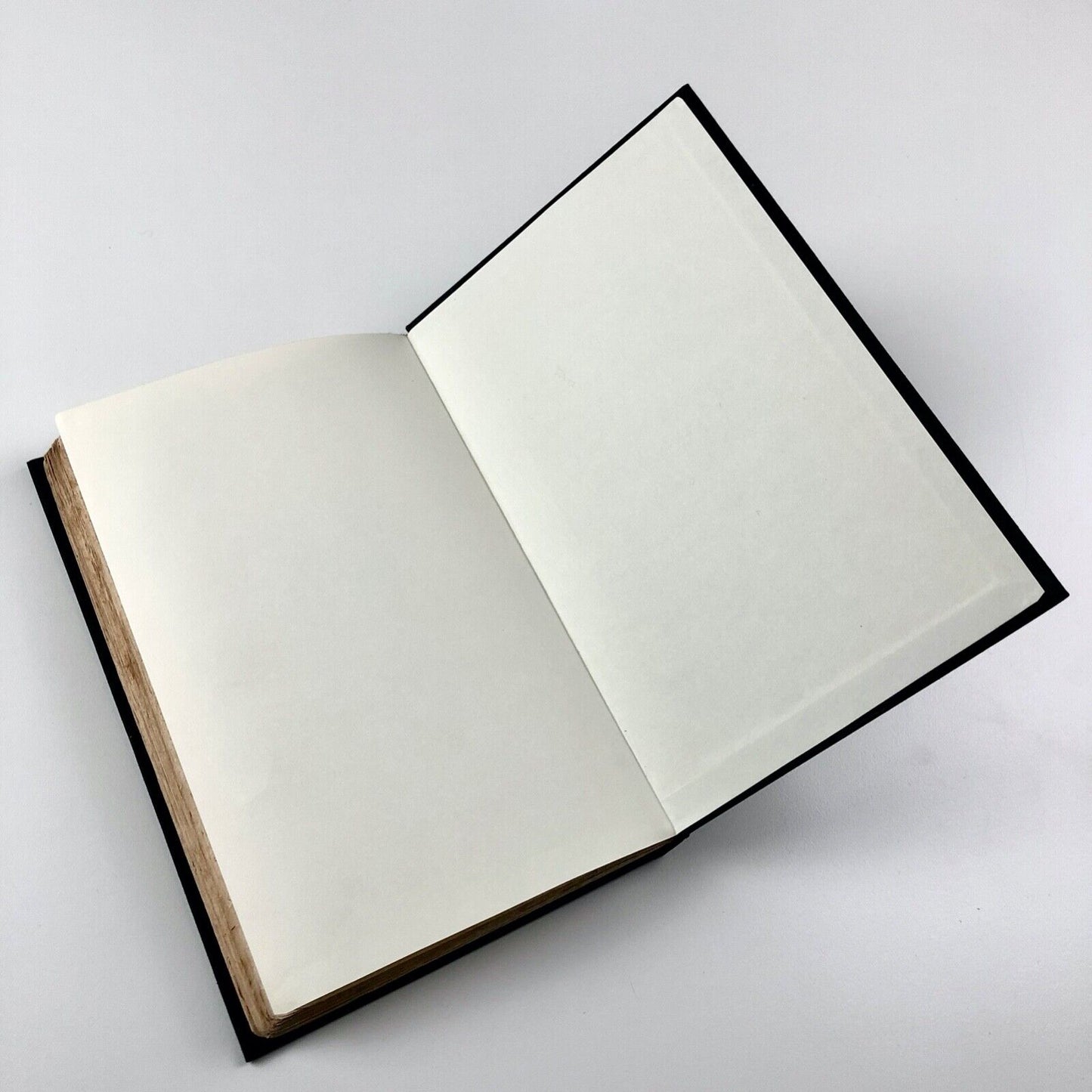 Essai typographique et bibliographique de l'histoire de la gravure sur bois. Pour faire suite aux costumes anciens et modernes de César Vécellio by A.F. Didot | César Vécellio, 1863