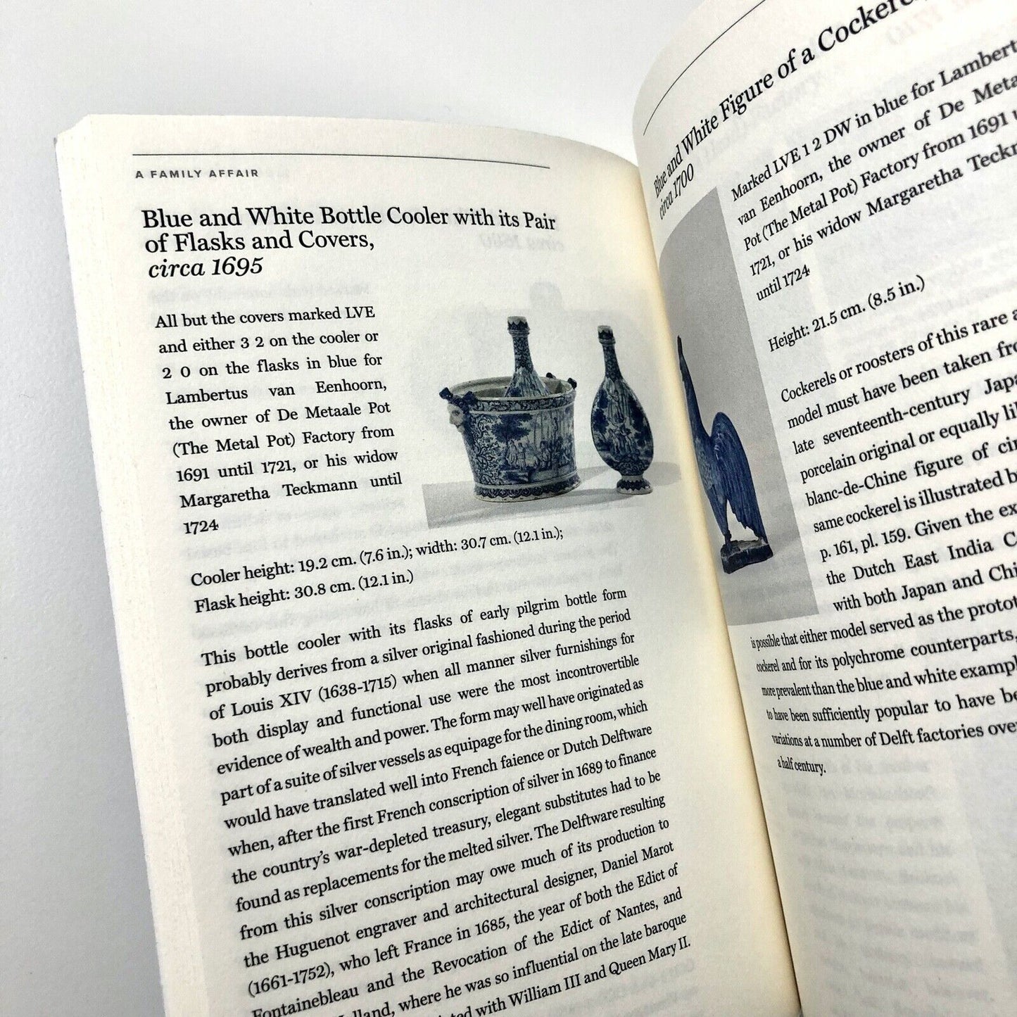 Below the glaze. A family affair. Delftware facts and figures | Robert D. Aronson, Celine Ariaans, Sacha Serra | Aronson Delftware, 2019