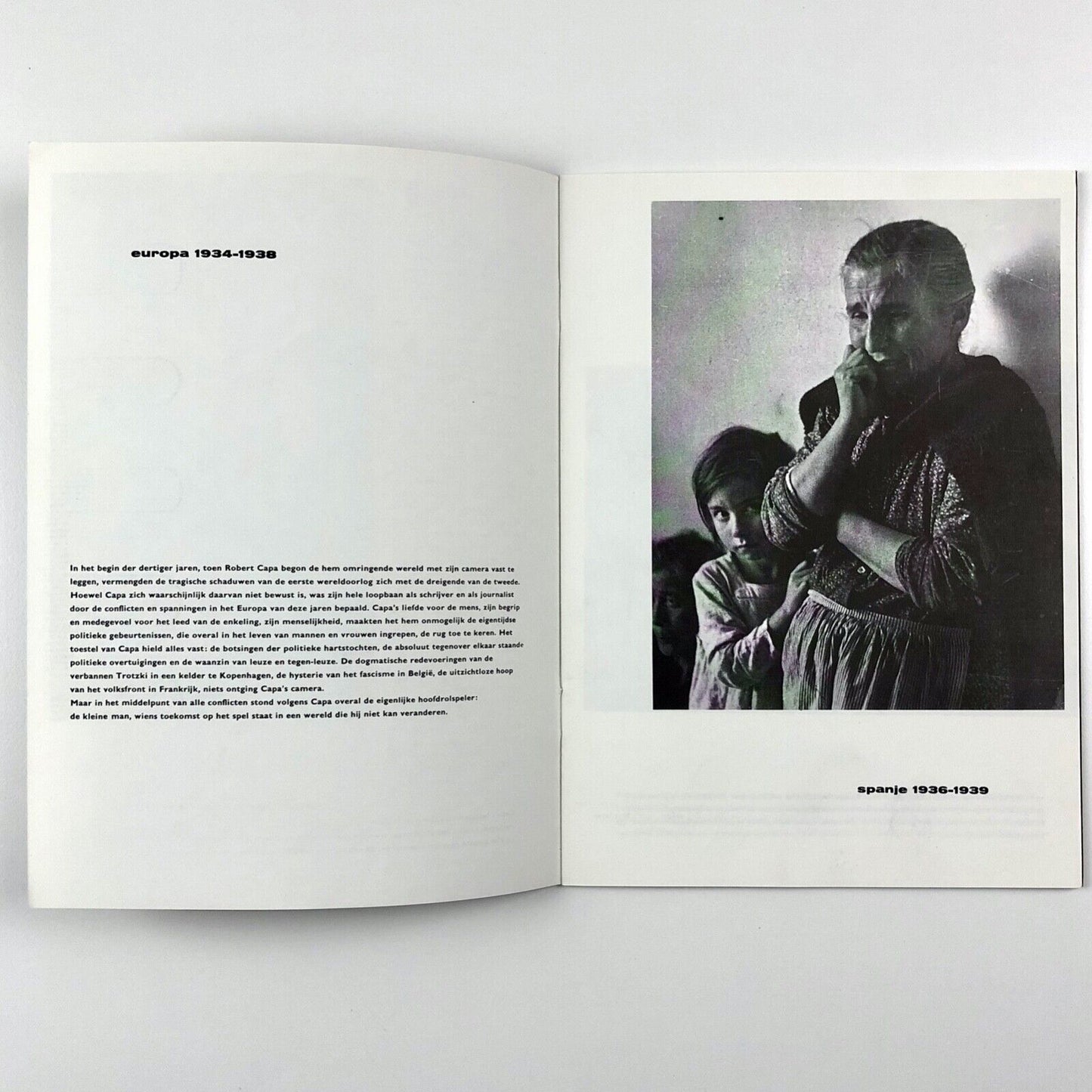 Mensen in de Oorlog | Photos by Robert Capa | Stedelijk Museum 1962