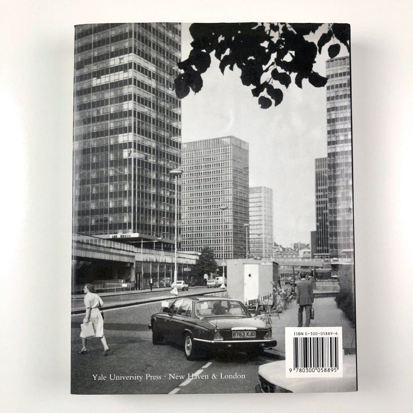 The Tyranny of Taste. The Politics of Architecture | Jules Lubbock | Paul Mellon Centre for British Art by Yale University Press, 1995