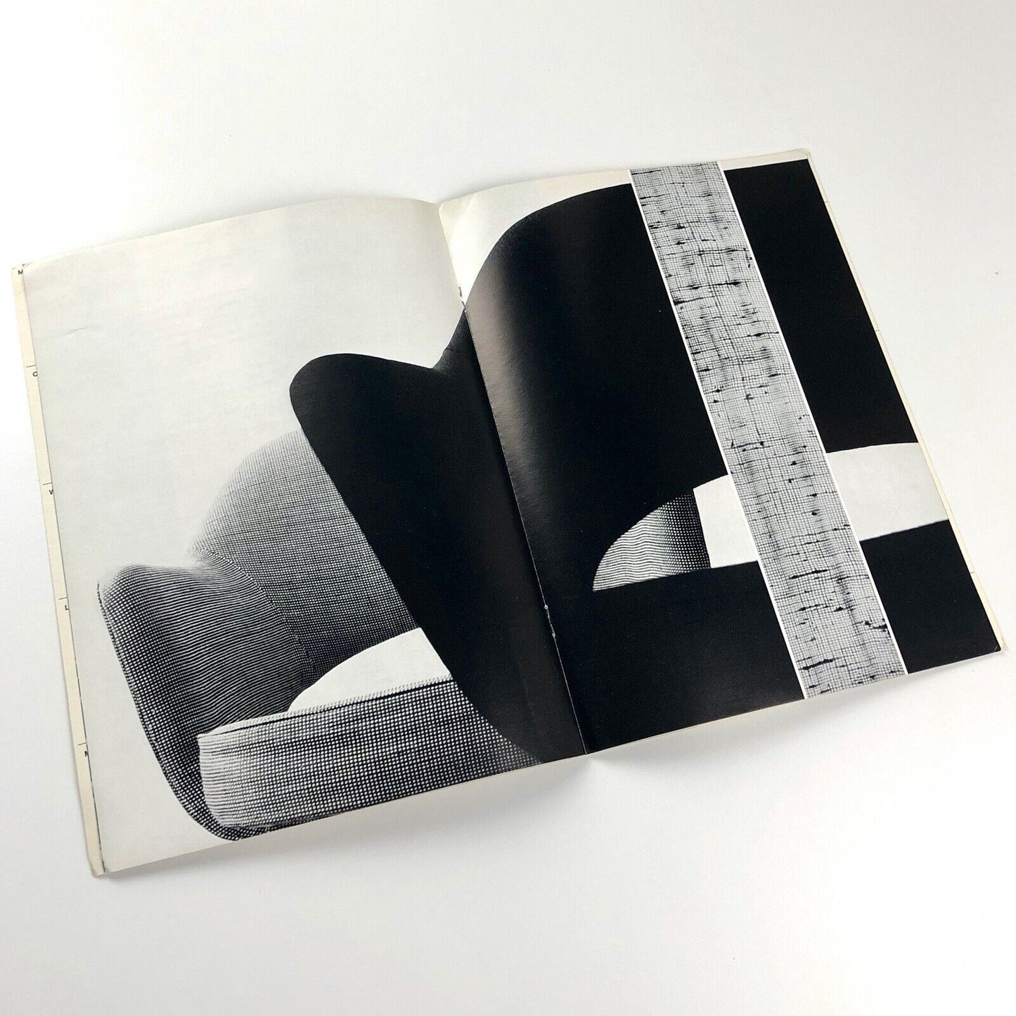 Met Textiel (With Textile) | Stedelijk Museum catalogue | Cat. no. 261, 1961
