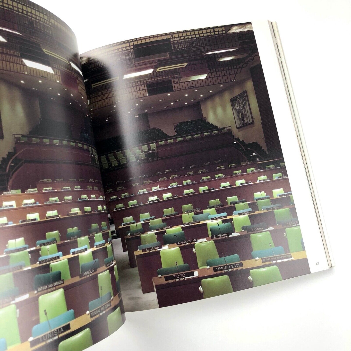 The U.N. Building photographs by Ben Murphy. Essay by Aaron Betsky 2005