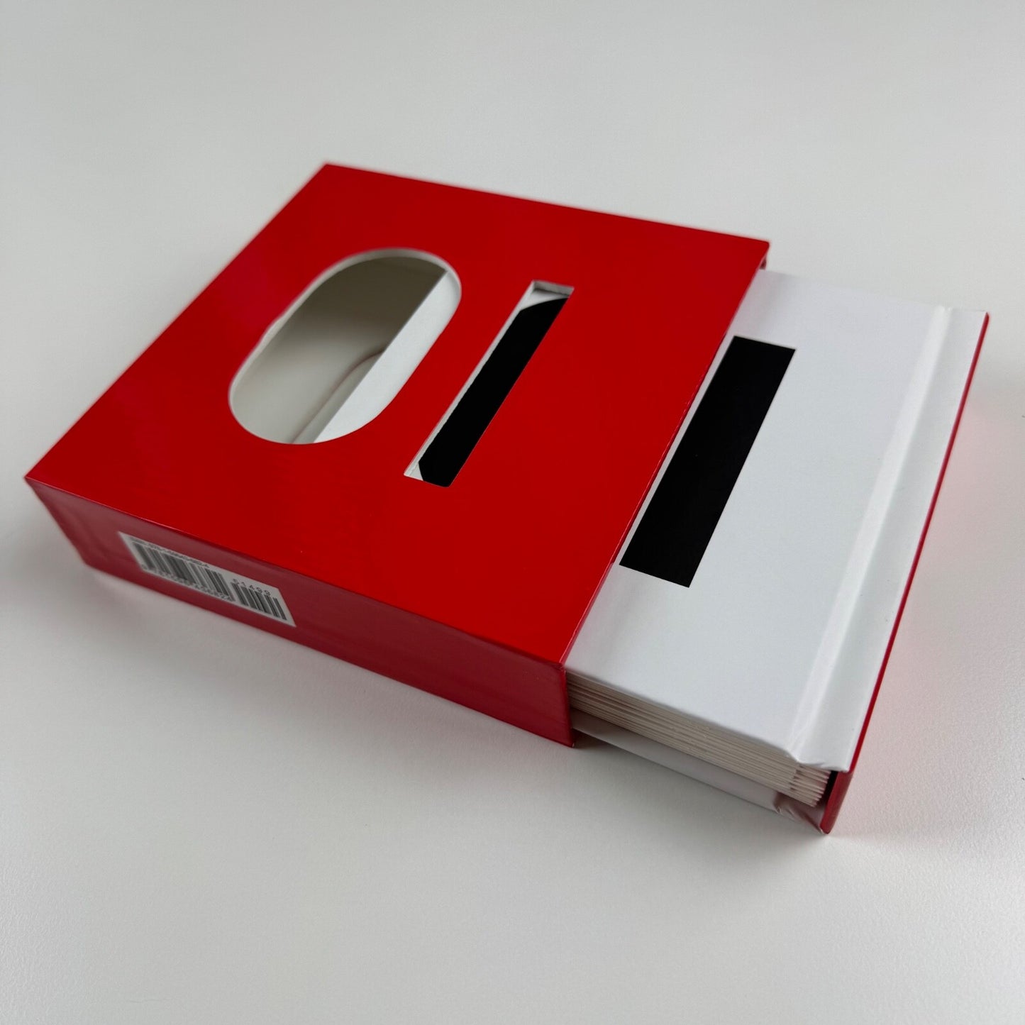 10 Pop-Up by Marion Bataille. 3D pop up book. First American edition in slipcase | Roaring Book Press, 2011