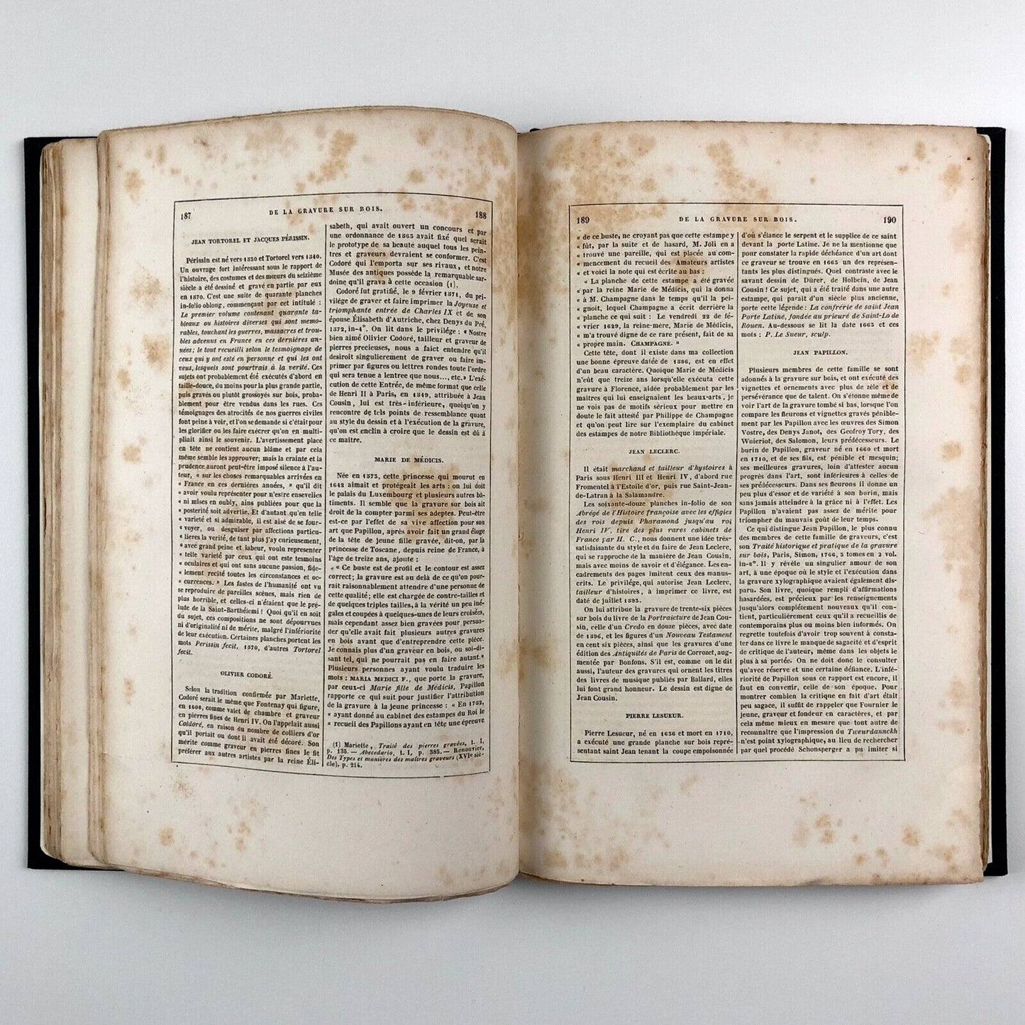 Essai typographique et bibliographique de l'histoire de la gravure sur bois. Pour faire suite aux costumes anciens et modernes de César Vécellio by A.F. Didot | César Vécellio, 1863