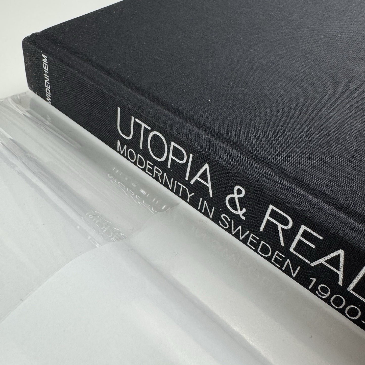Utopia & Reality. Modernity in Sweden 1900-1960 Bard Graduate Center 2002
