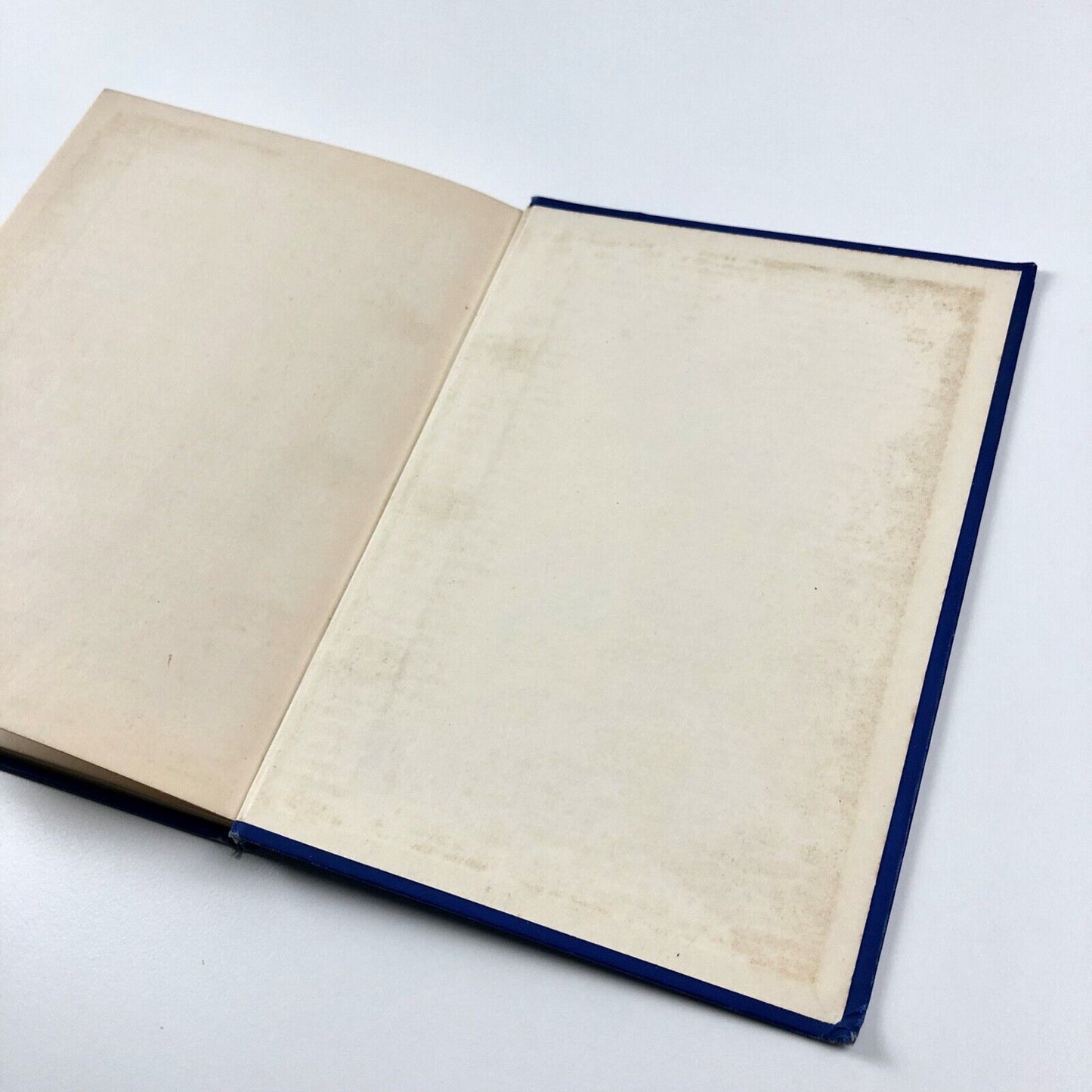 Examples of Lettering and Design by J. Littlejohns | Isaac Pitman, 1936