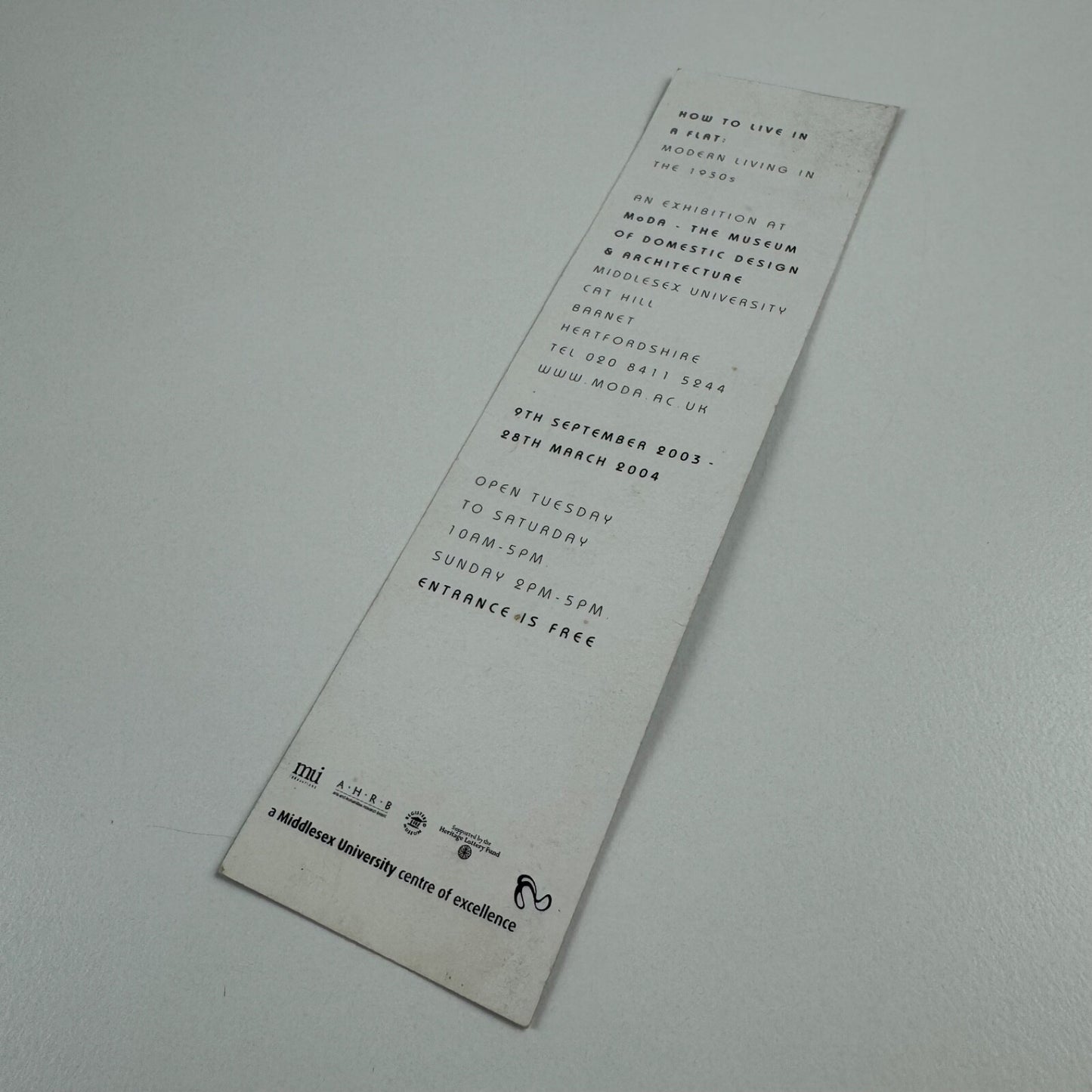Bookmark How to live in a flat. Modern Living in the 1930s MODA 2004