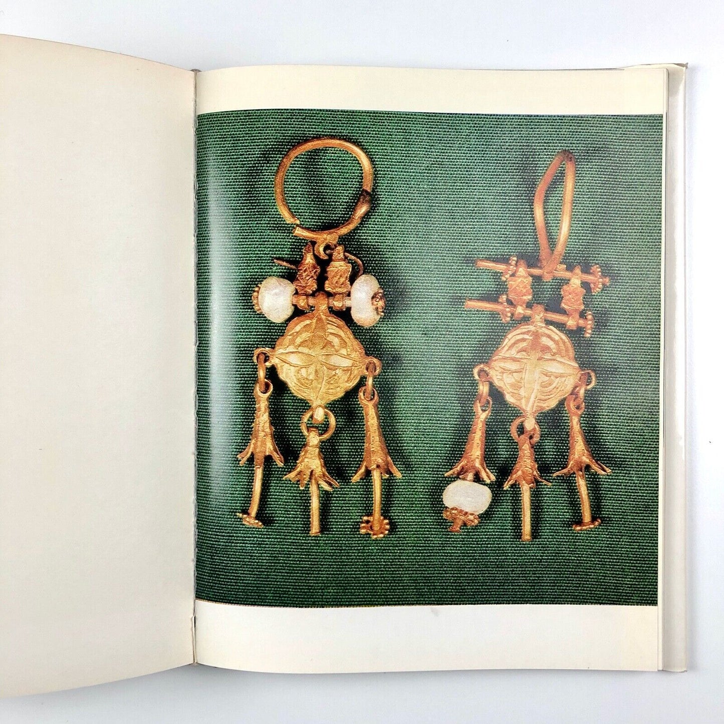 Podoabe Medievale în Tarile Române | Marin Matei Popescu | Editura Meridiane, 1970