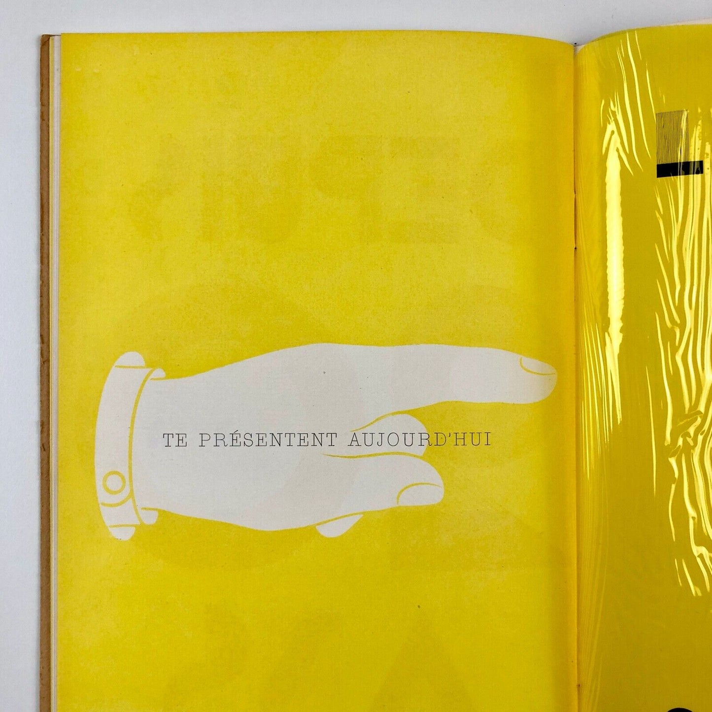 Bifur font – type specimen brochure | Fonderies Deberny Peignot, 1929 Cassandre