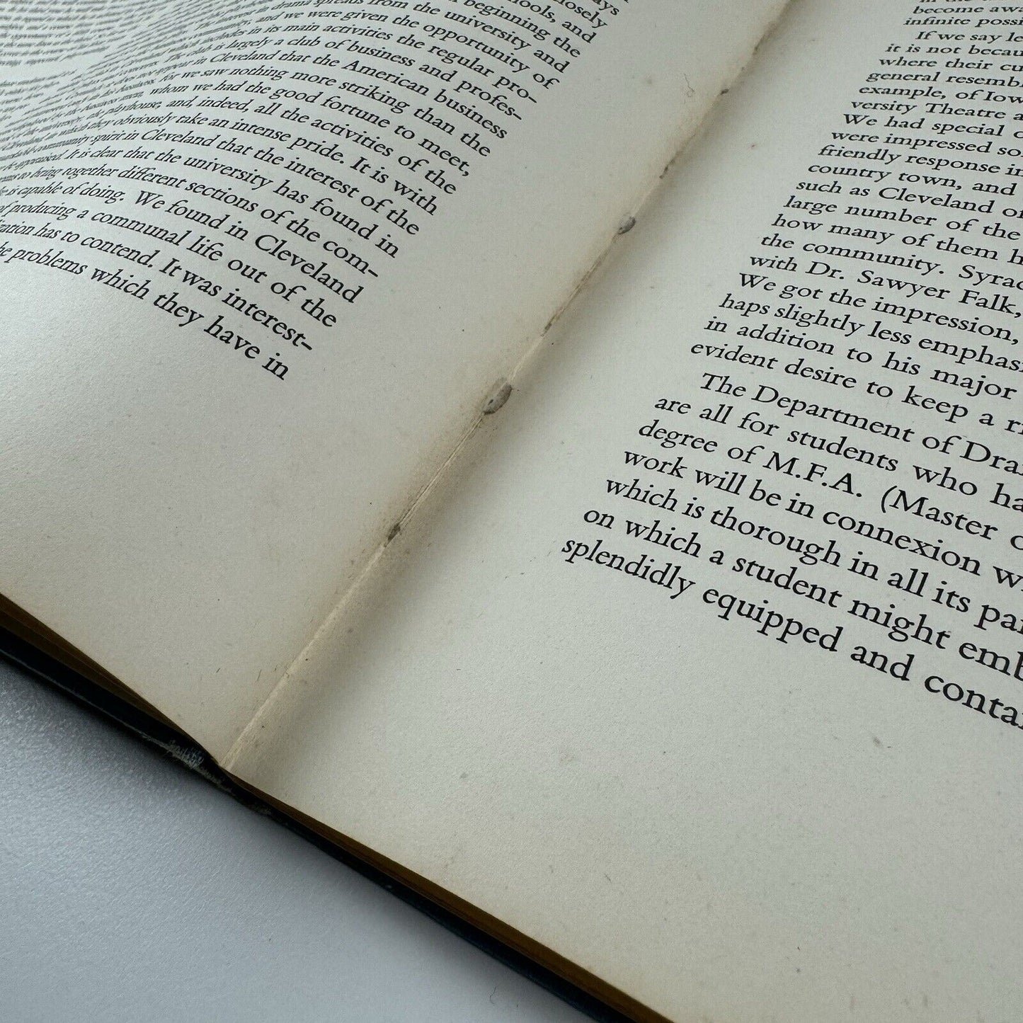 Report of the Oxford University Drama Commission with supplementary architectural report by Frederick Gibberd | Oxford University Press, 1948