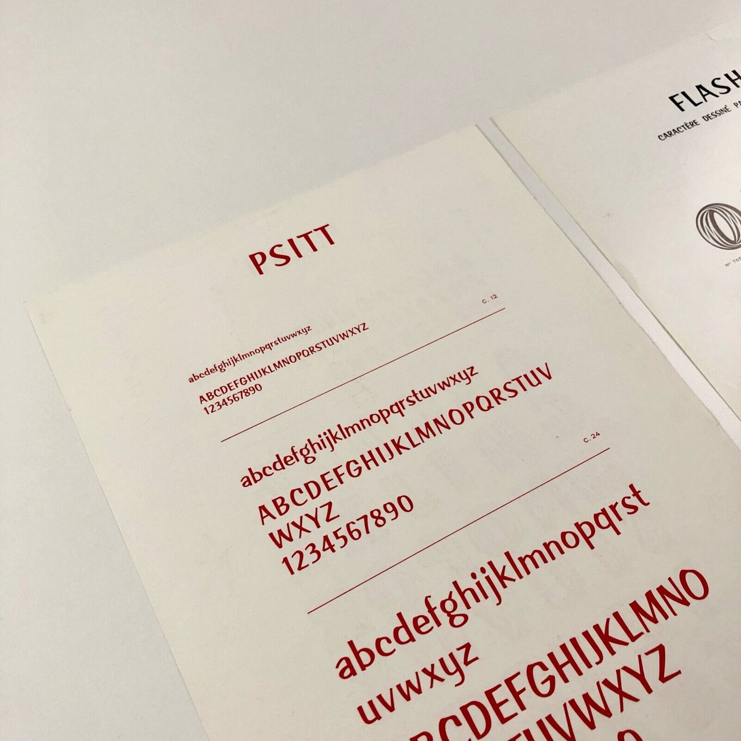 Flash and Psitt – 2 x type specimen sheets | Fonderie Typographique Française
