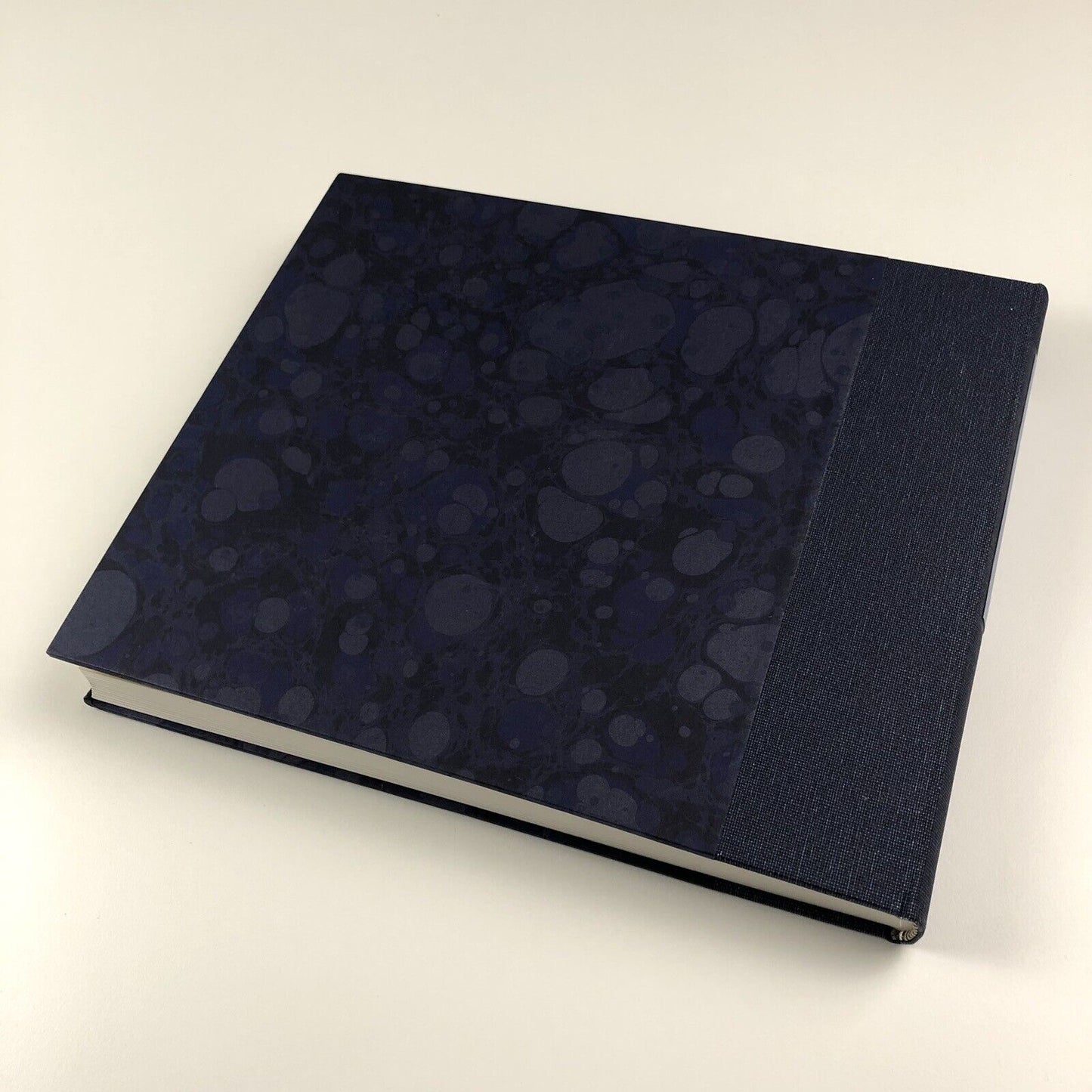The artistry of Leslie Cole by Malcolm Yorke | The Fleece Press, 2010