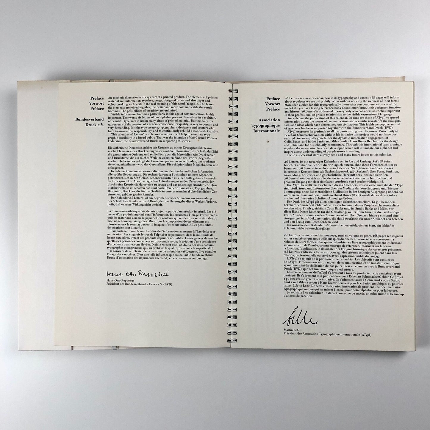 26 Letters / Letters / Lettres | 1989 wire-bound calendar ATypI | Bundesverbandes