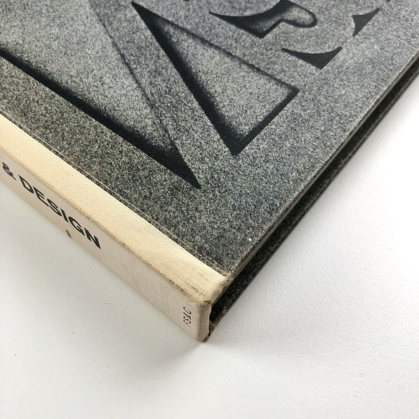 40th Annual of Advertising and Editorial Art of the Art Directors Club of New York | Edited by Robert M. Smith. Farrar, Strauss & Cudahy, New York, 1961