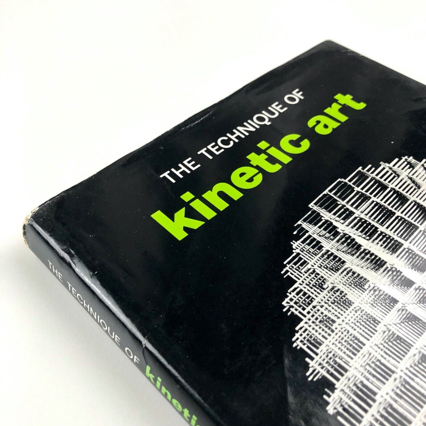 The technique of kinetic art by John Tovey | Batsford, 1971