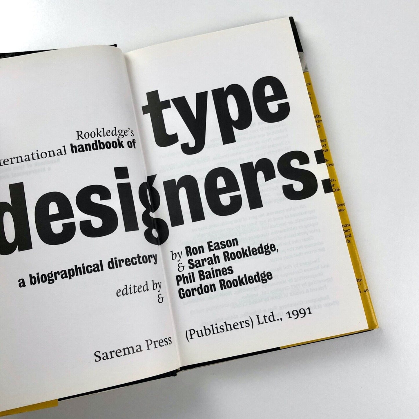 Rookledge’s International handbook of designers Ron Eason, Sarah Rookledge | Sarema Press, 1991 | First edition