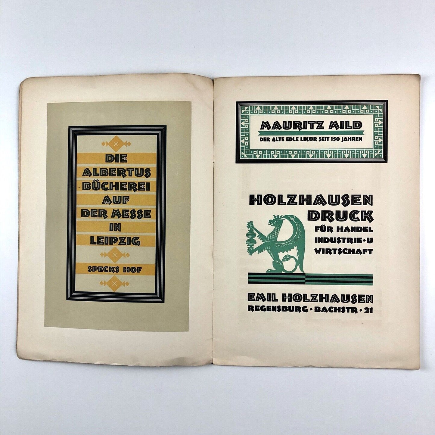 Messe Grotesk Lichter Schnitt. Actiongesellschaft für Schriftgiesserei und Maschinenbau Offenbach Am Main type specimen booklet | design by Albert Auspurg c.1927