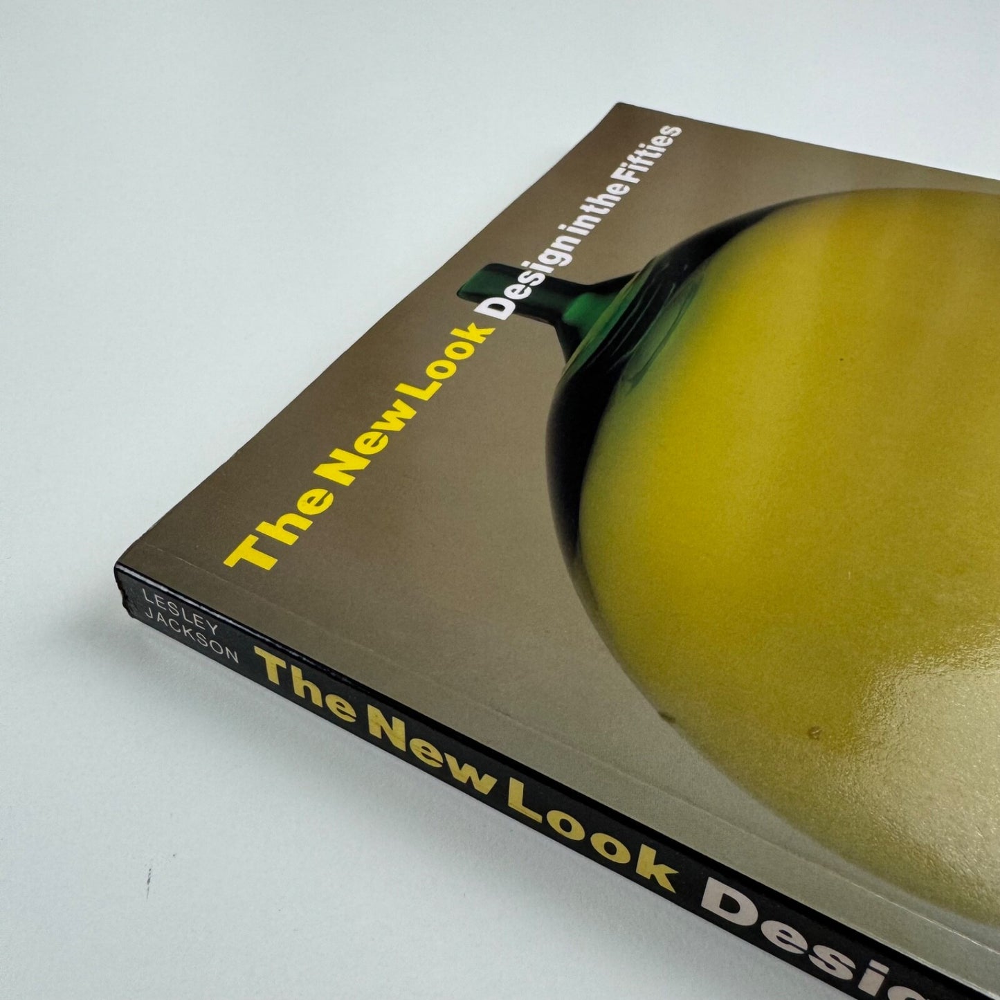 The New Look. Design in the Fifties by Lesley Jackson gallery guide and book