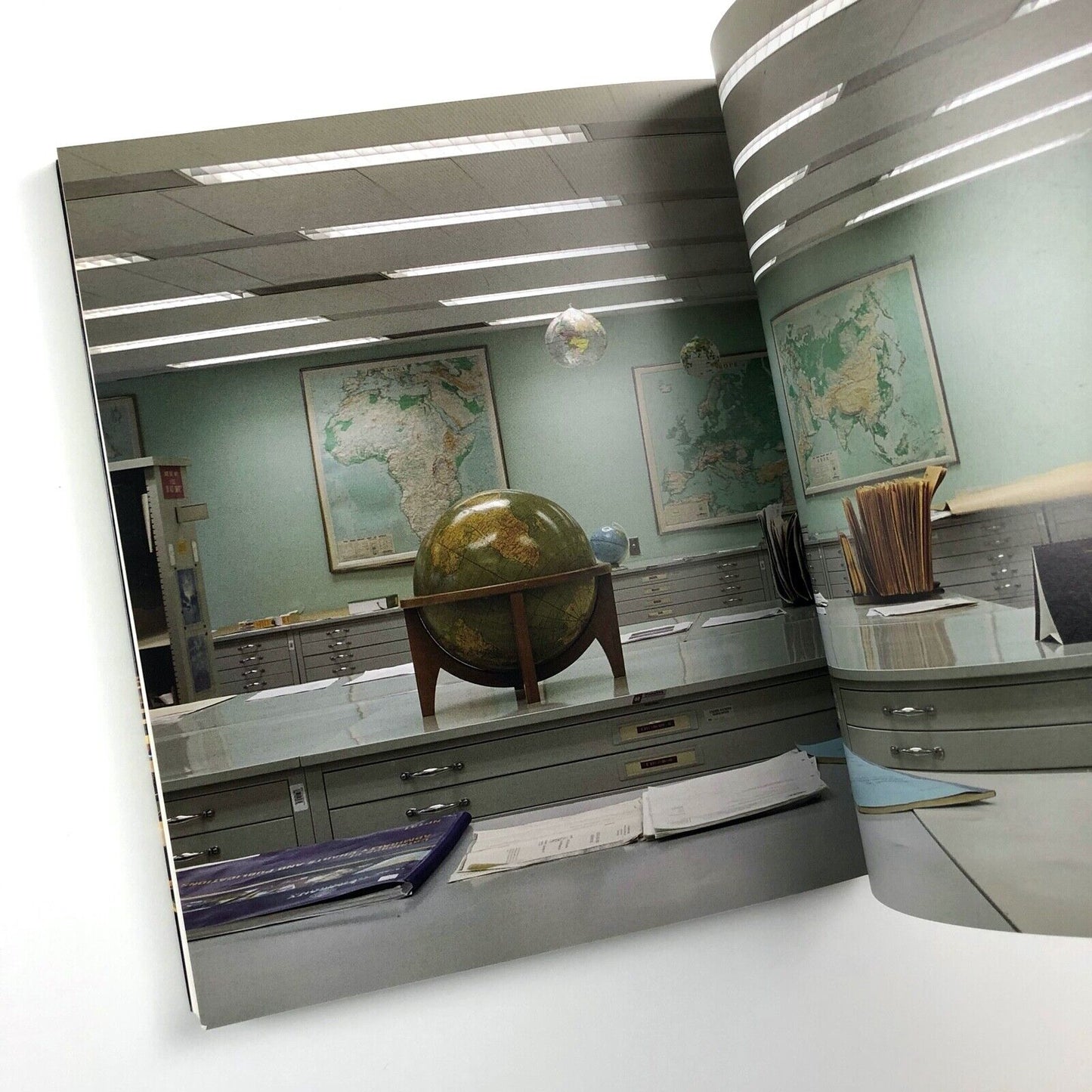 The U.N. Building photographs by Ben Murphy. Essay by Aaron Betsky 2005