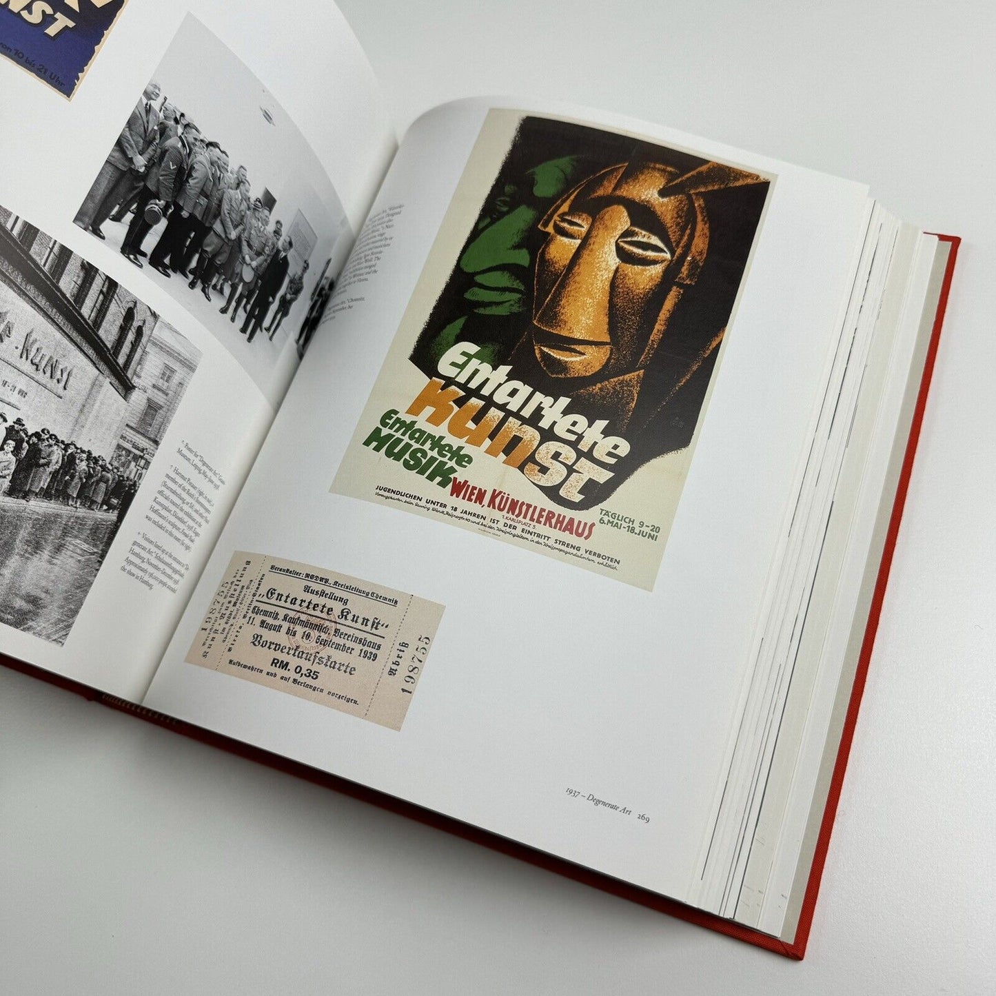 Salon to Biennial - Exhibitions That Made Art History – Volume 1: 1863-1959 | Phaidon, 2008