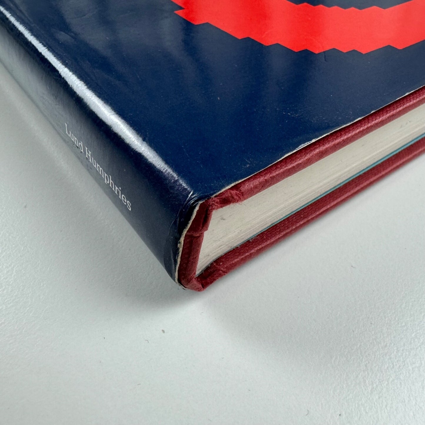 Modern Encyclopedia of Typefaces 1960–90 by Lawrence W. Wallis | Lund Humphries, 1990