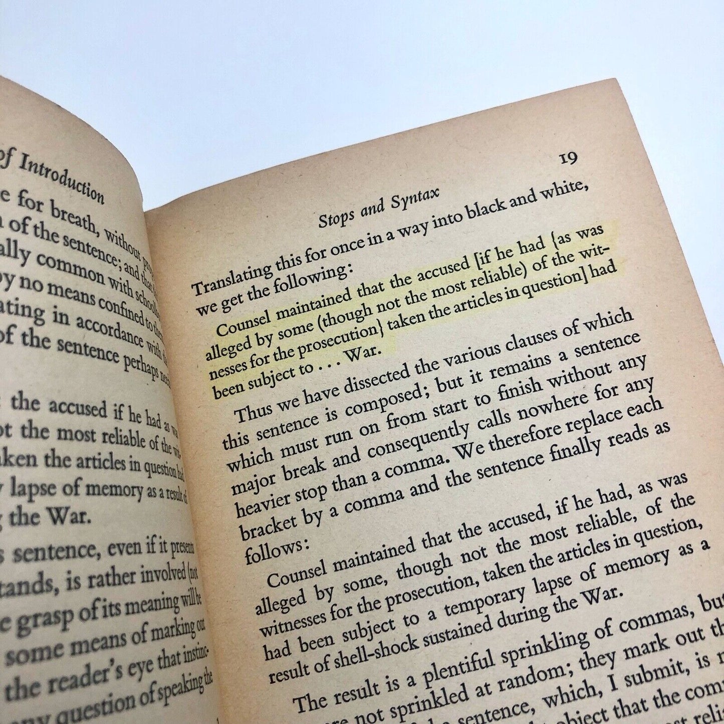 Mind the Stop. A brief guide to punctuation by G.V Carey | Pelican Books, 1971