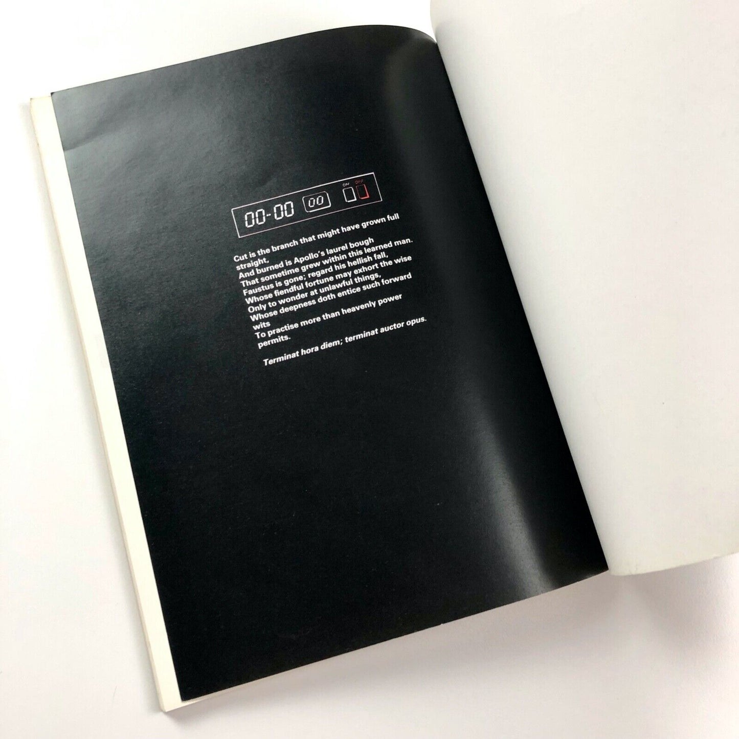 Dr Faustus illustrated by Oscar Zarate | Marlowe | Abacus / Sphere, 1986