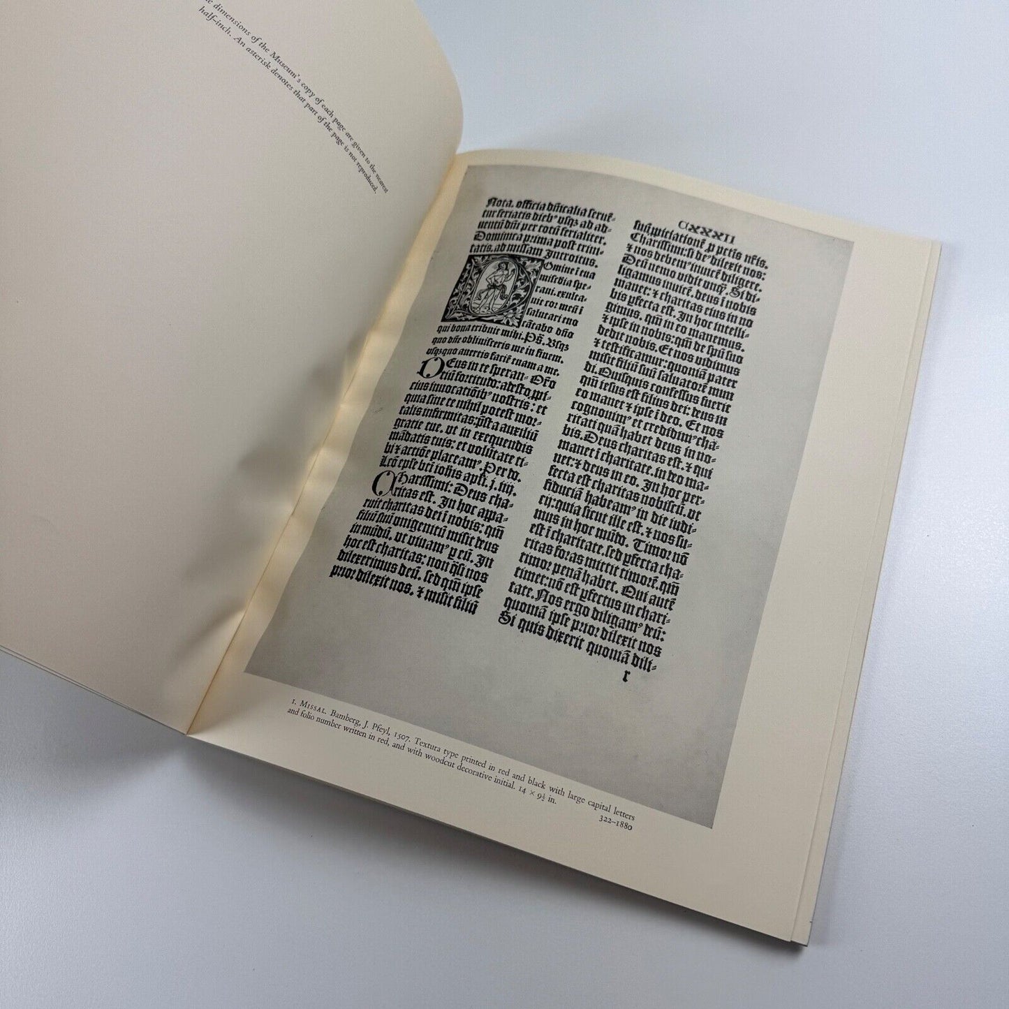 Printed Books. A short introduction to fine typography by T.M. MacRobert | Victoria and Albert Museum. HMSO, 1957