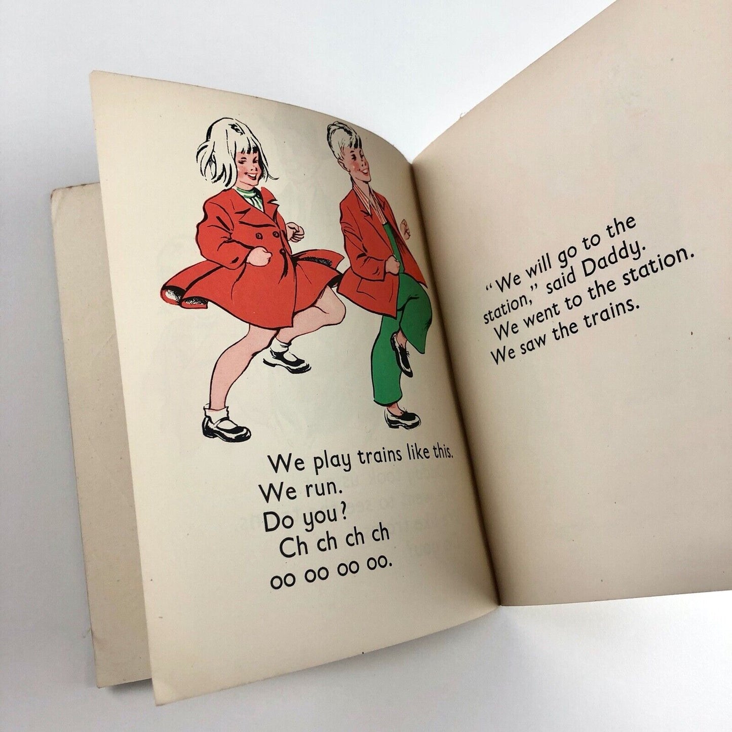 The Train – Pilot Reader Book 2 | Vintage children's book | Pat Devenport 1946