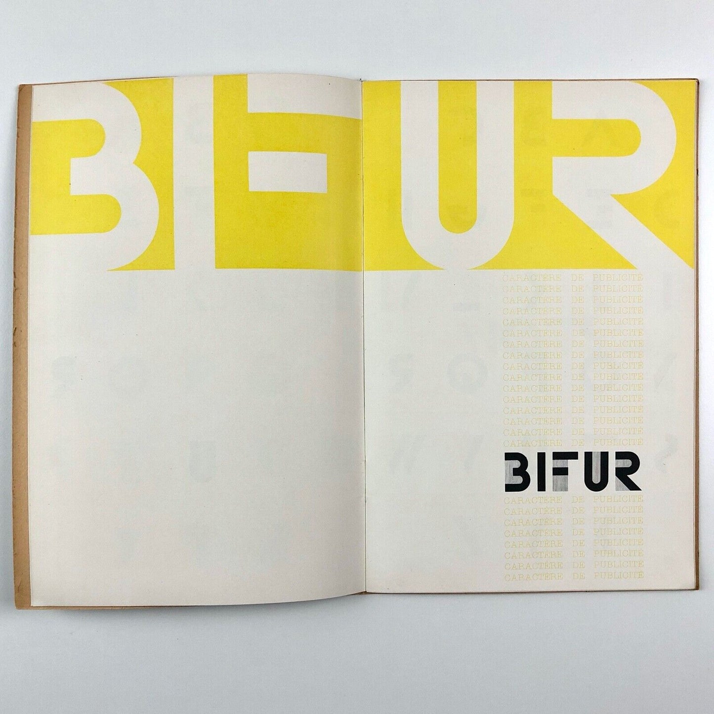 Bifur font – type specimen brochure | Fonderies Deberny Peignot, 1929 Cassandre