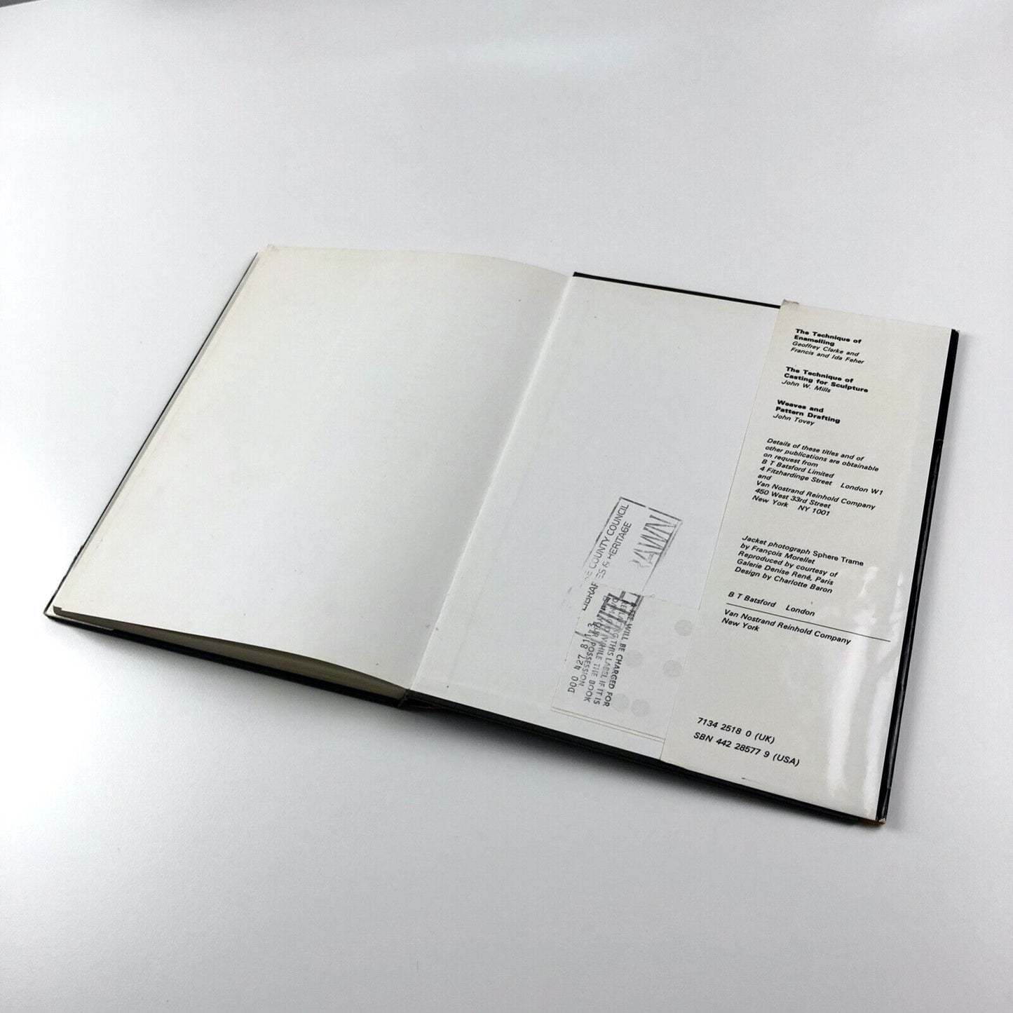 The technique of kinetic art by John Tovey | Batsford, 1971