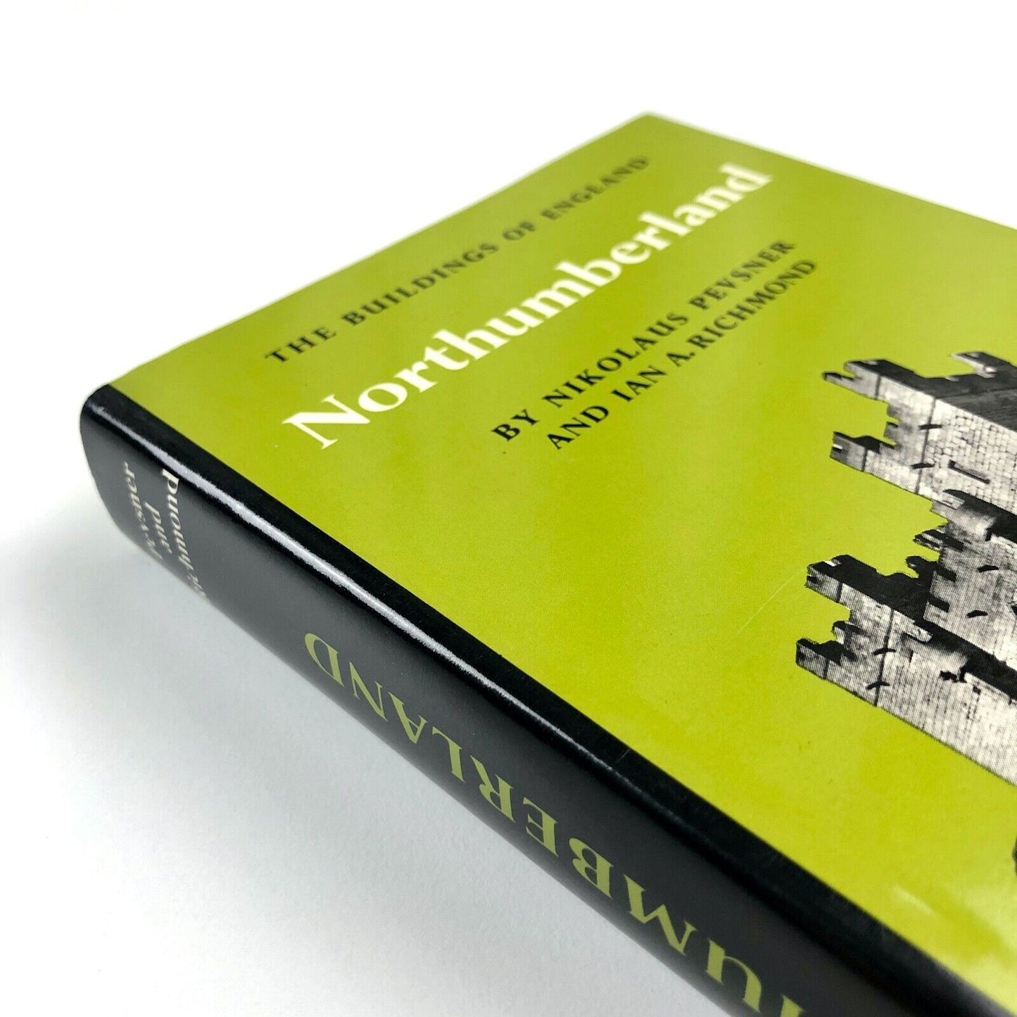 The Buildings of England. Northumberland by Nikolaus Pevsner and Ian A. Richmond | Penguin, 1987