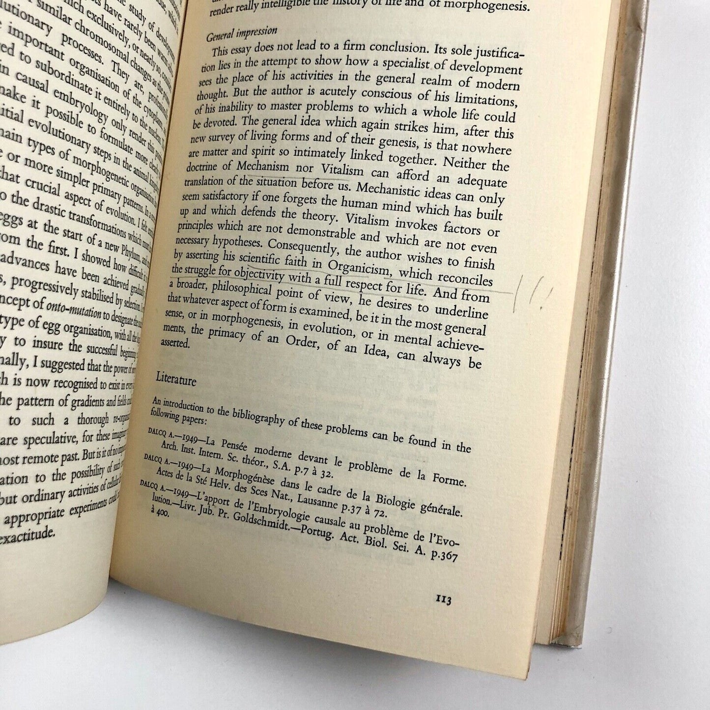 Aspects of Form. A Symposium on Form in Nature and Art edited by Lancelot Law Whyte. Preface by Herbert Read to accompany the exhibition Growth and Form at ICA (Institute of Contemporary Art) | Lund Humphries, 1951