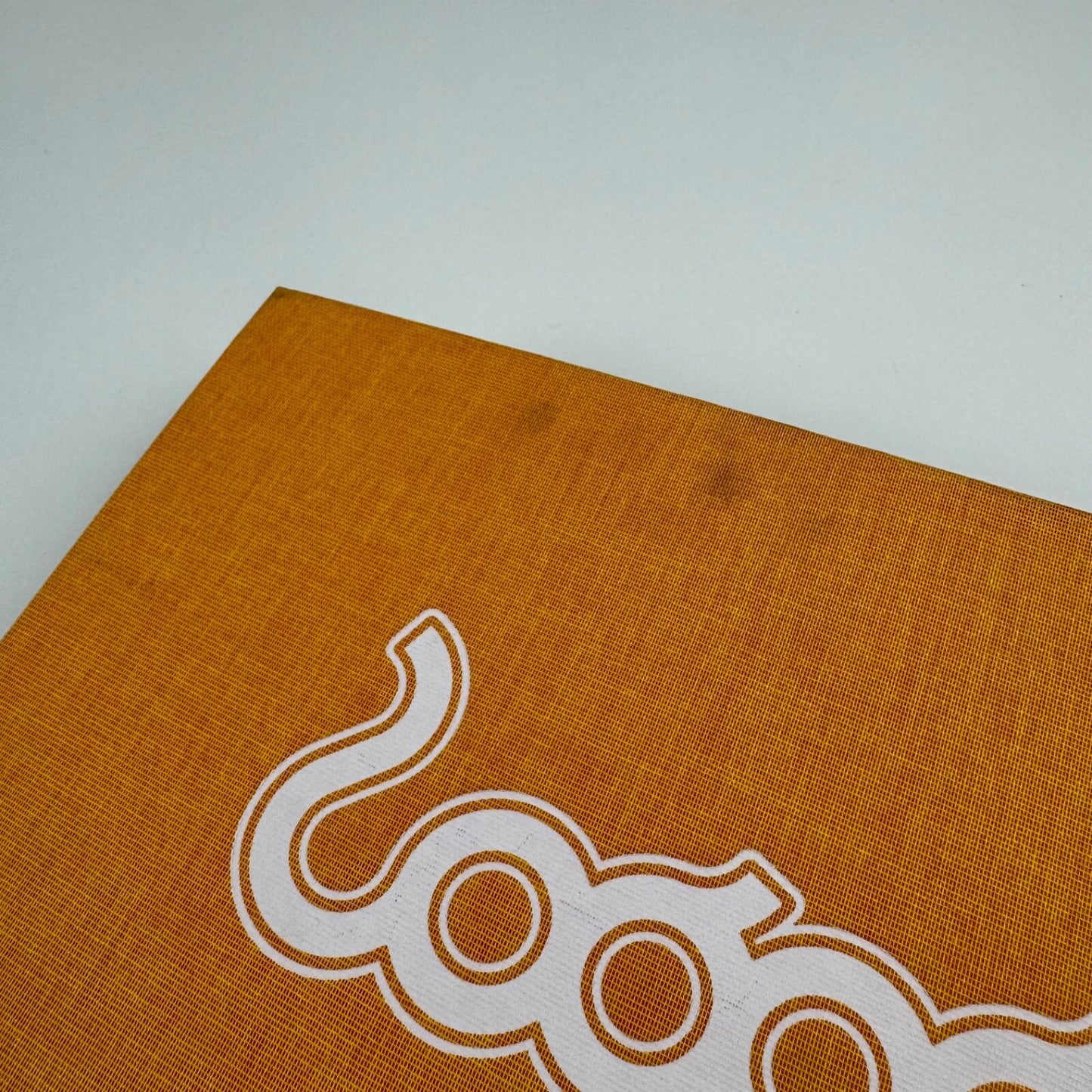 Dos logos. A Selected Logo Collection | Die Gestülten Verlag, Berlin, 2004. 3rd edition
