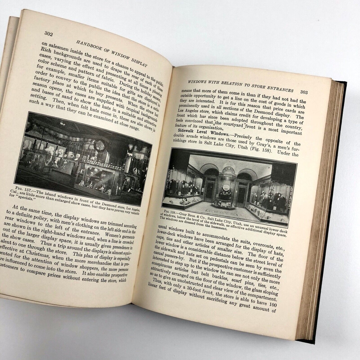 Handbook of Window Display, William Nelson Taft | 1st Edition 2nd Impression, McGraw-Hill Book Company, New York, 1926