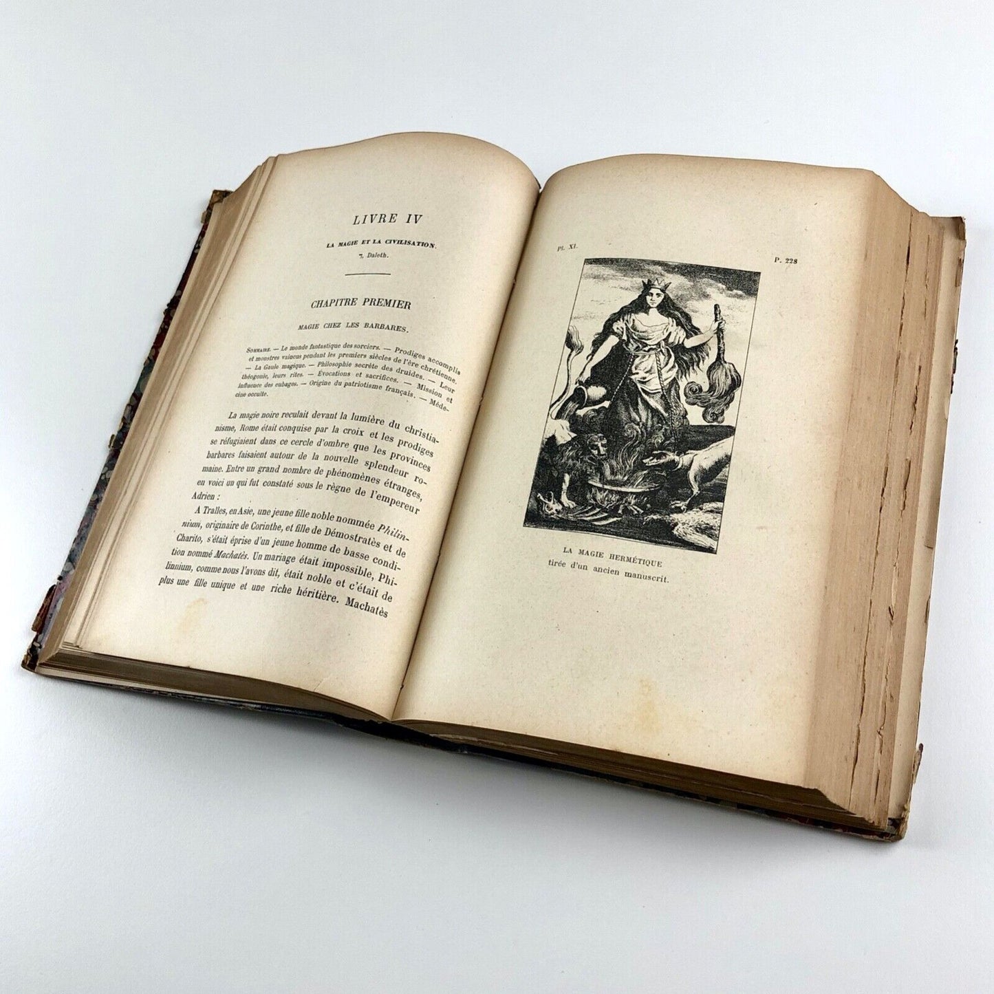 Histoire de la Magie. Avec une exposition claire et précise de ses procédés de ses rites et de ses mystères by Éliphas Lévi | 1892 edition Félix Alcan, Paris | Ancienne Librairie Germer Baillière