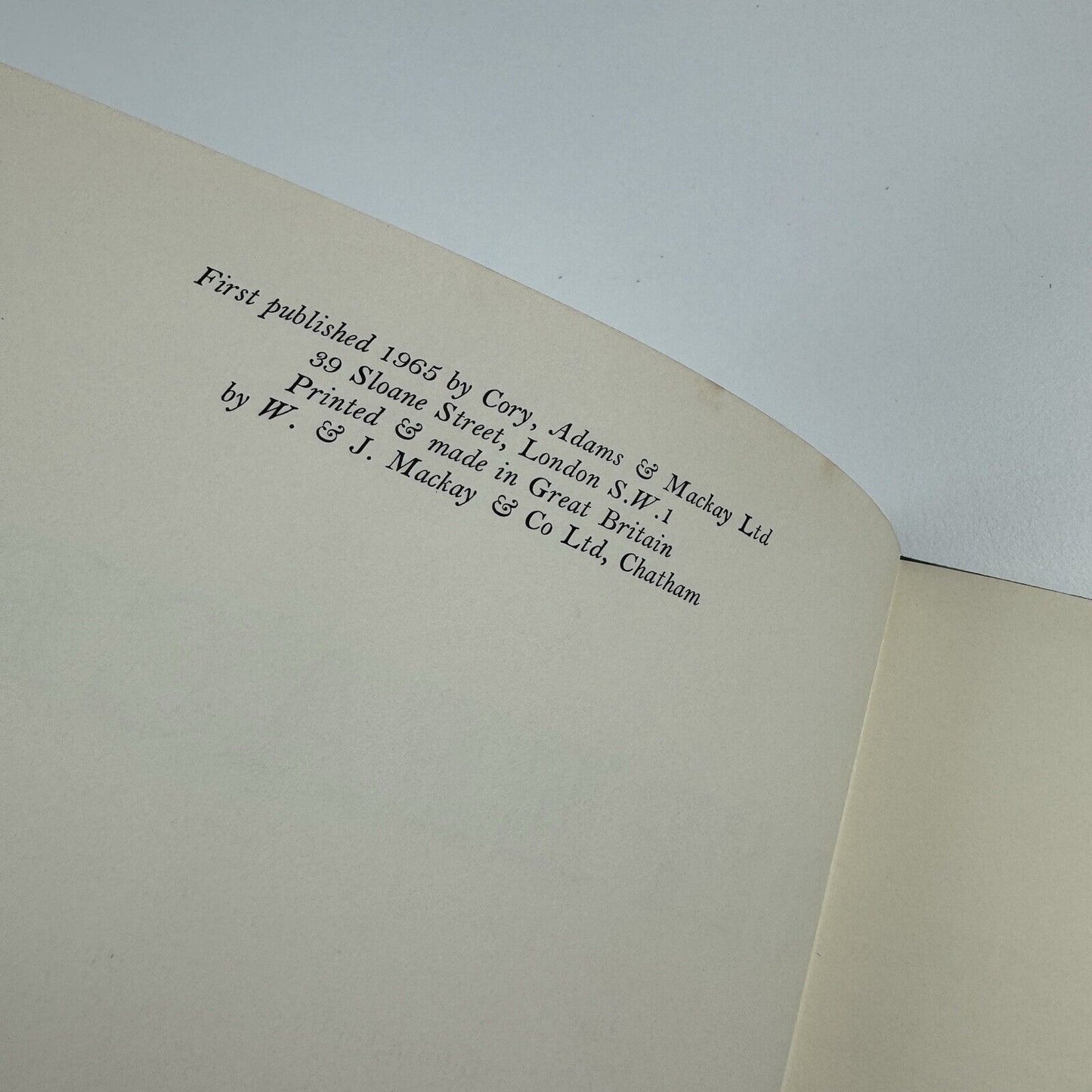 A Manual of Decorated Typefaces by R. S. Hutchings | Cory, Adams & Mackay, 1965