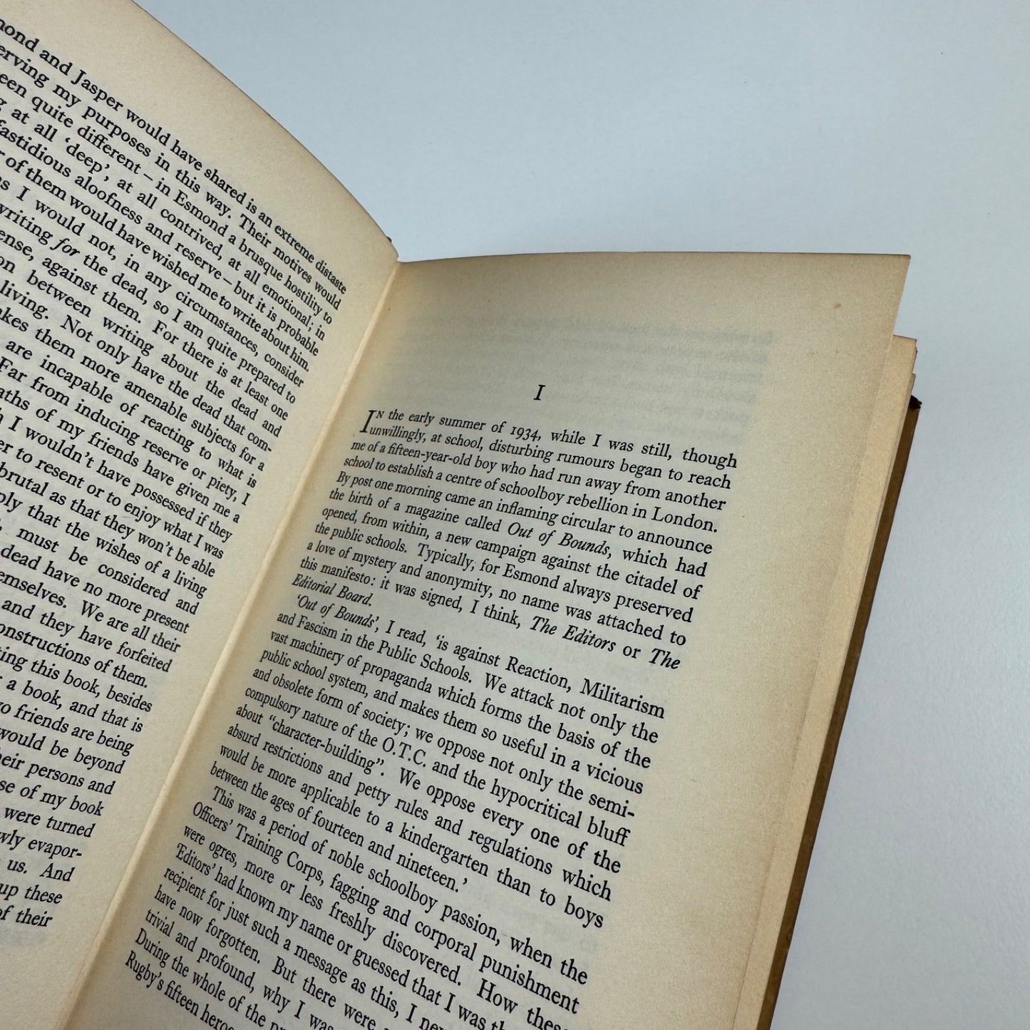 Friends Apart. A memoir of the thirties by Philip Toynbee. Macgibbon & Kee, 1954